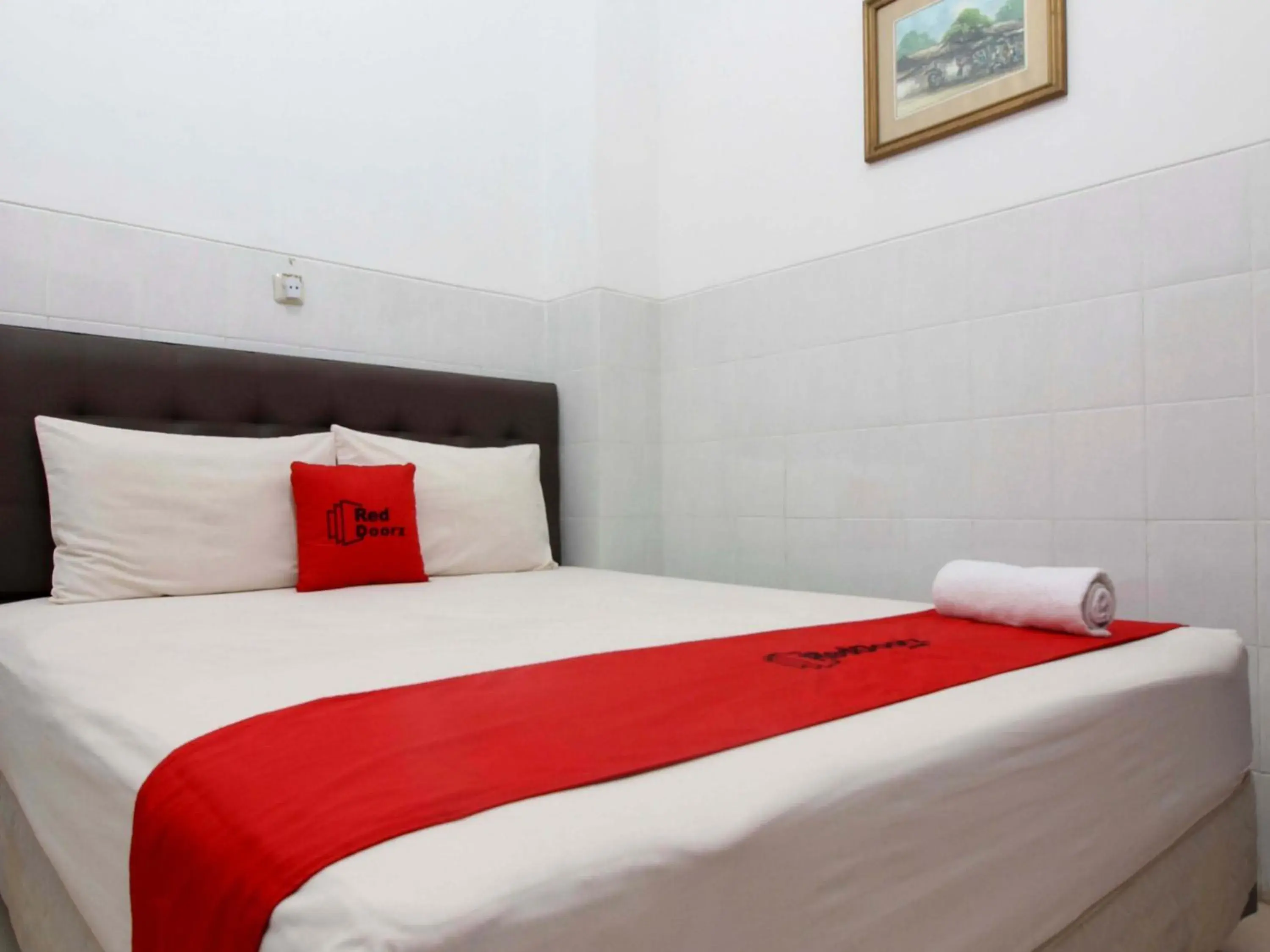 Bedroom, Bed in RedDoorz @ Seturan Raya Bedroom, Bed in RedDoorz @ Seturan Raya