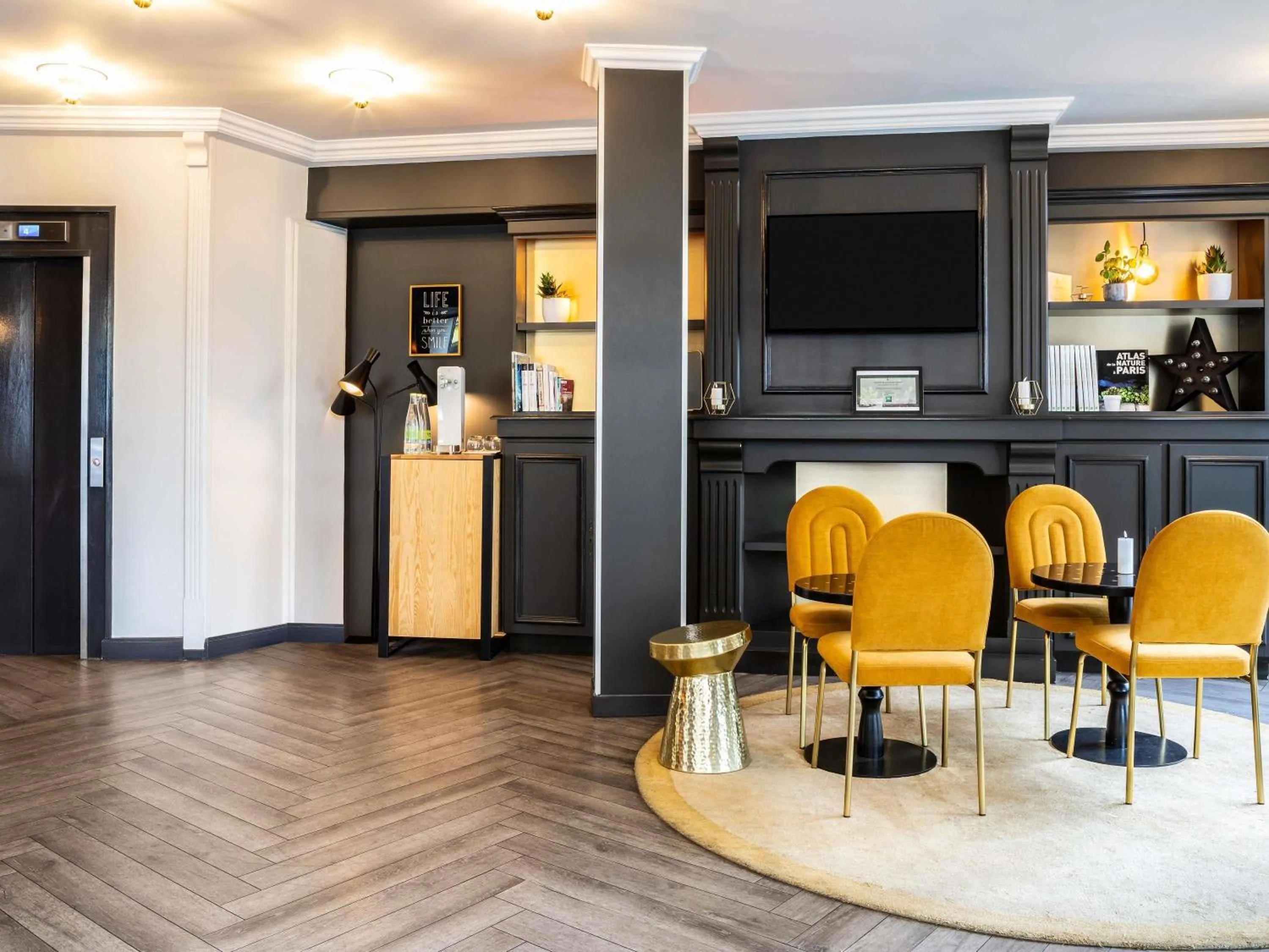 Lounge or bar in ibis Styles Paris 15 Lecourbe