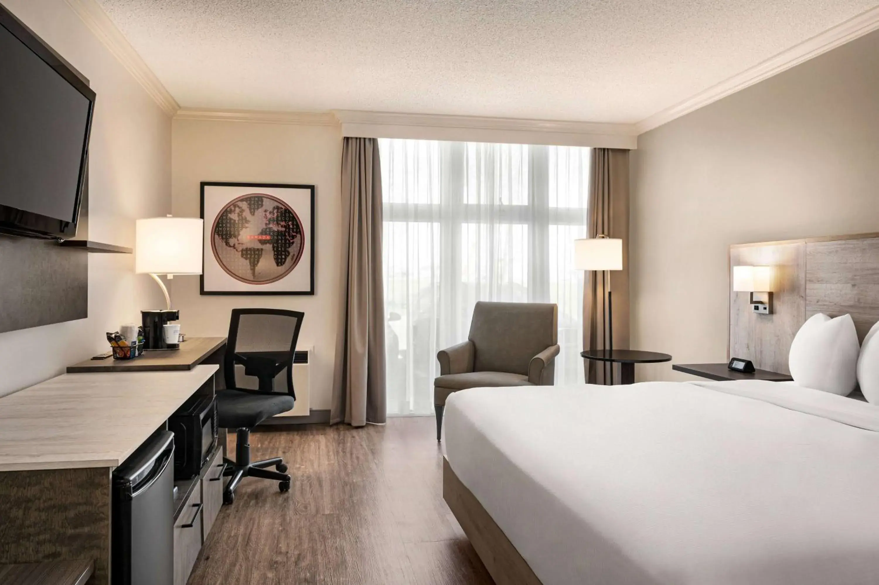 Photo of the whole room, Bed in Ramada by Wyndham Cornwall Photo of the whole room, Bed in Ramada by Wyndham Cornwall