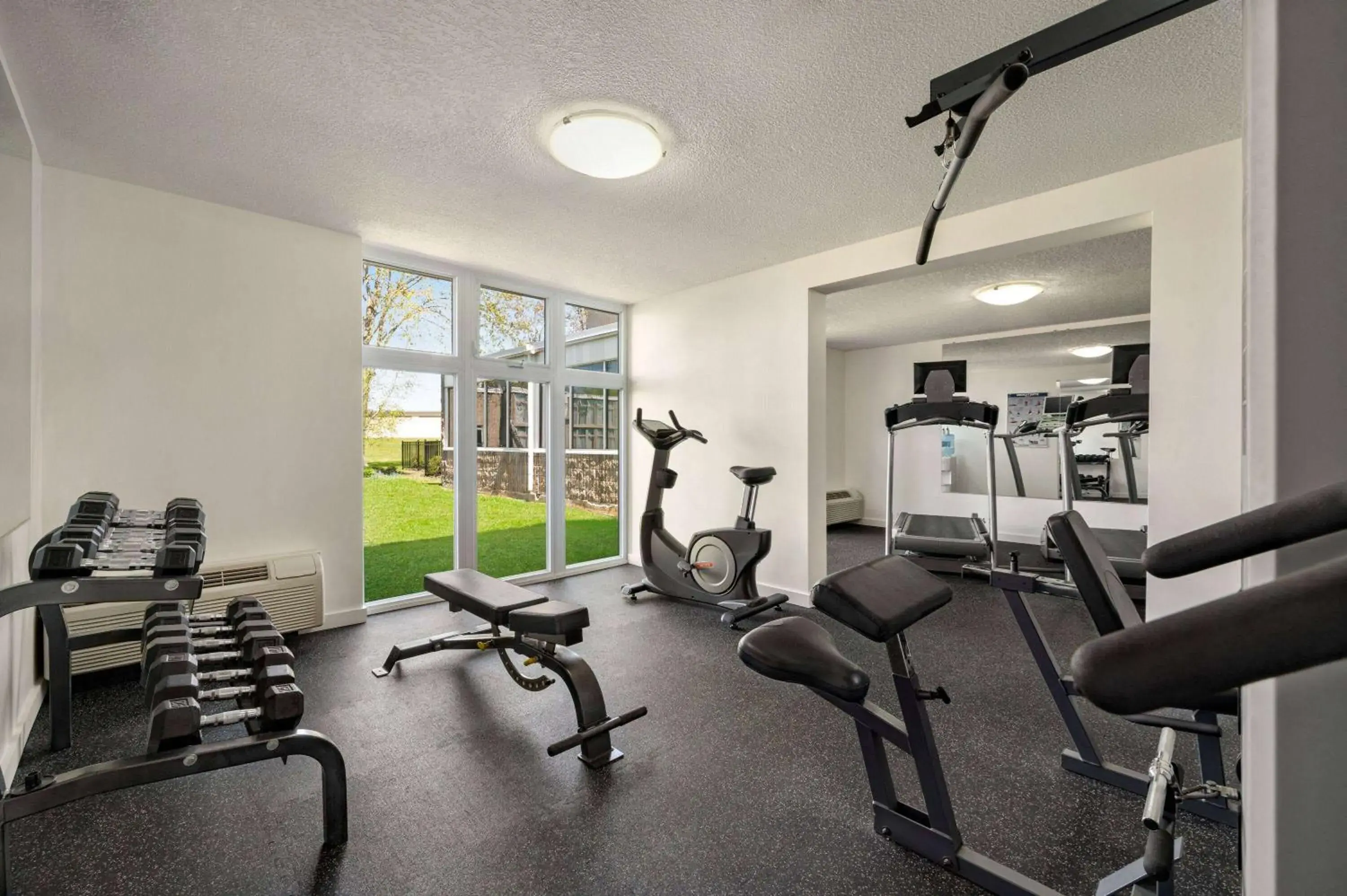 Fitness centre/facilities in Ramada by Wyndham Cornwall Fitness centre/facilities in Ramada by Wyndham Cornwall
