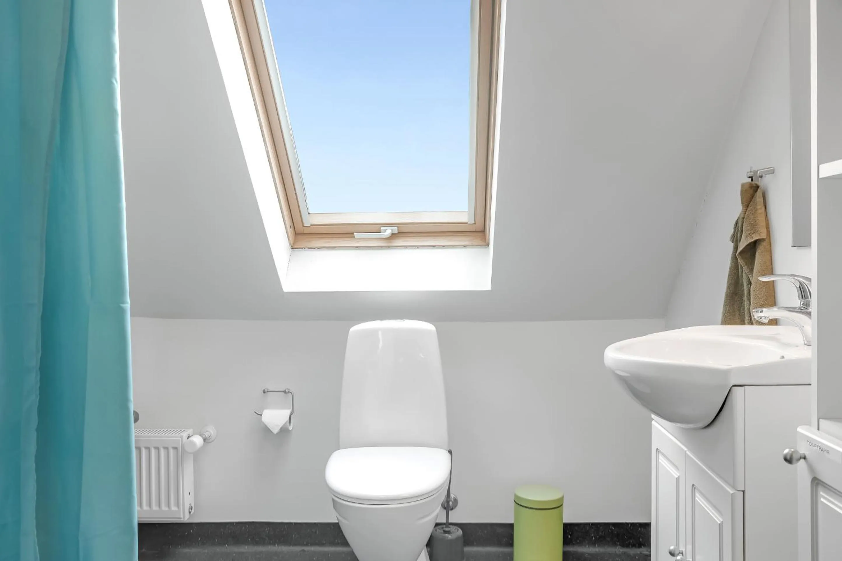 Bathroom in Storm's stay - Near MCH & BOXEN