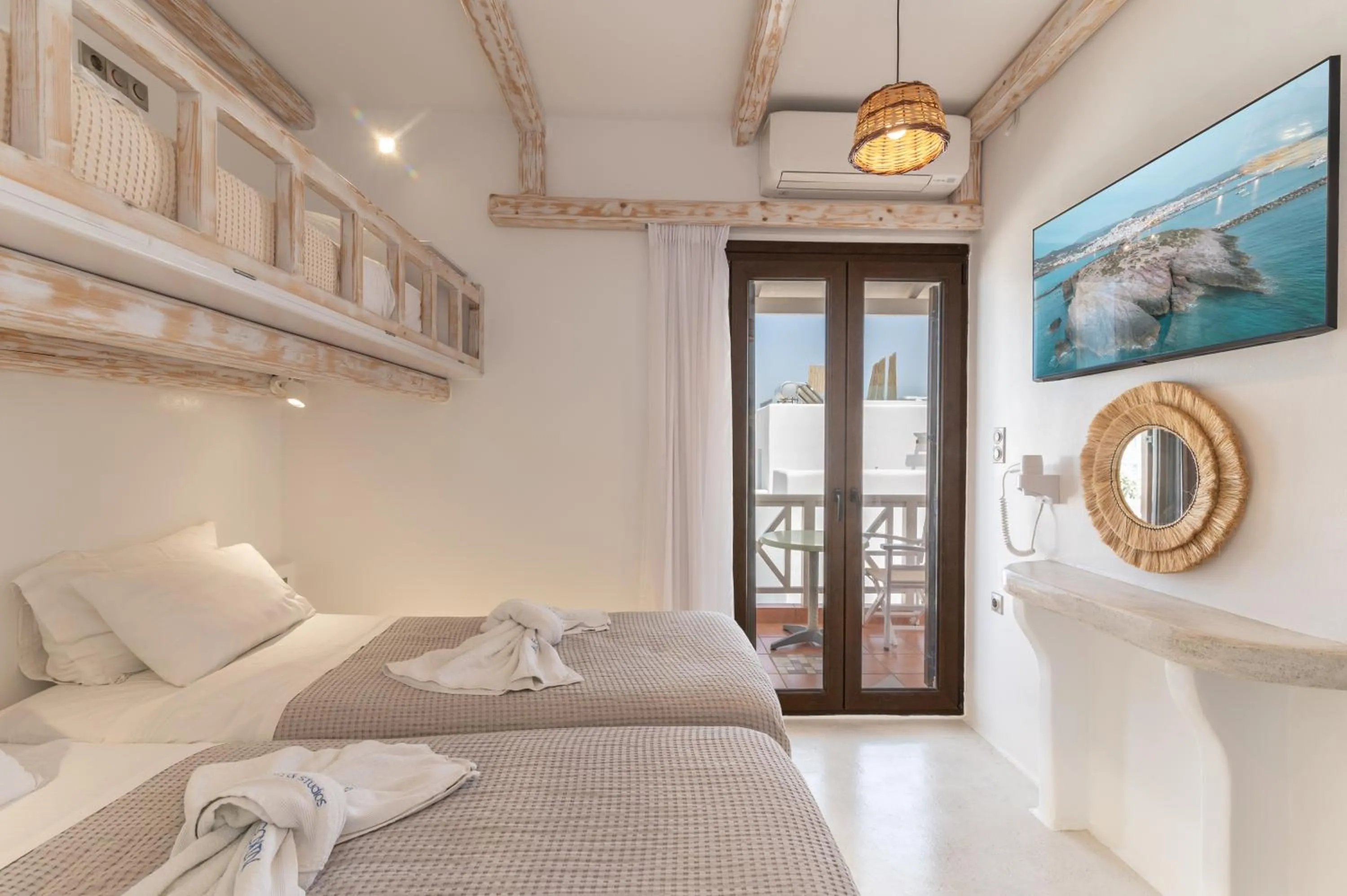 Bedroom, Bed in Nikos Apartments and Studios