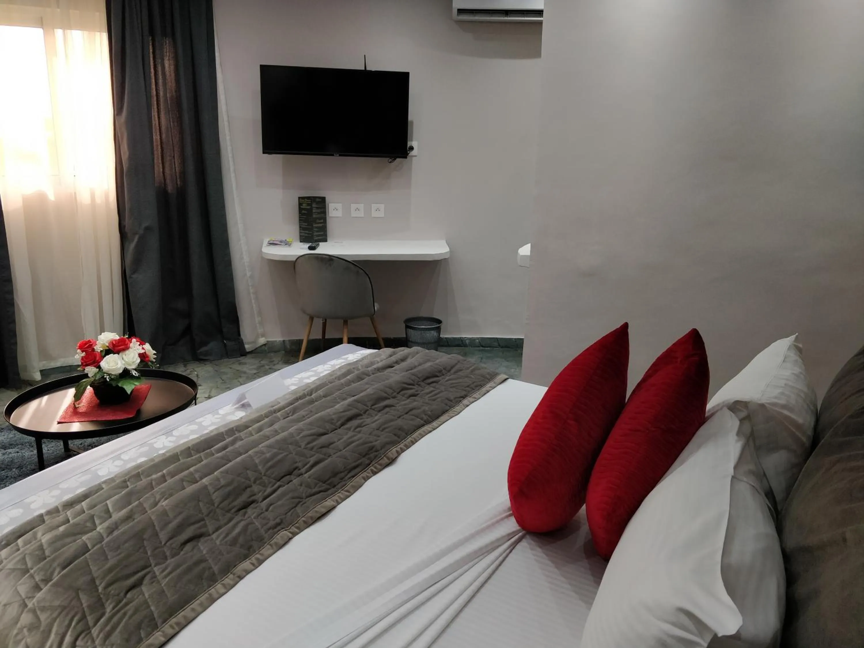 Bedroom, Bed in Le Wafou