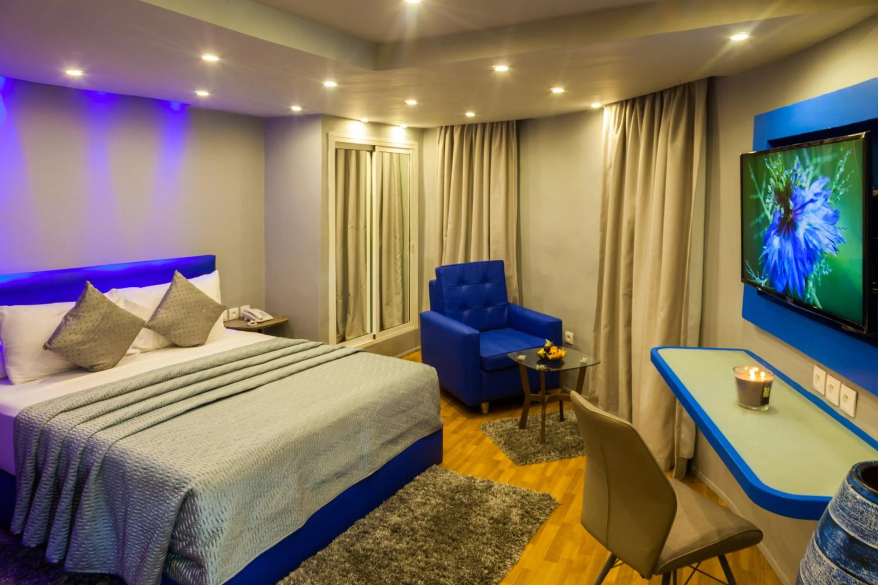 Photo of the whole room, Bed in Le Wafou