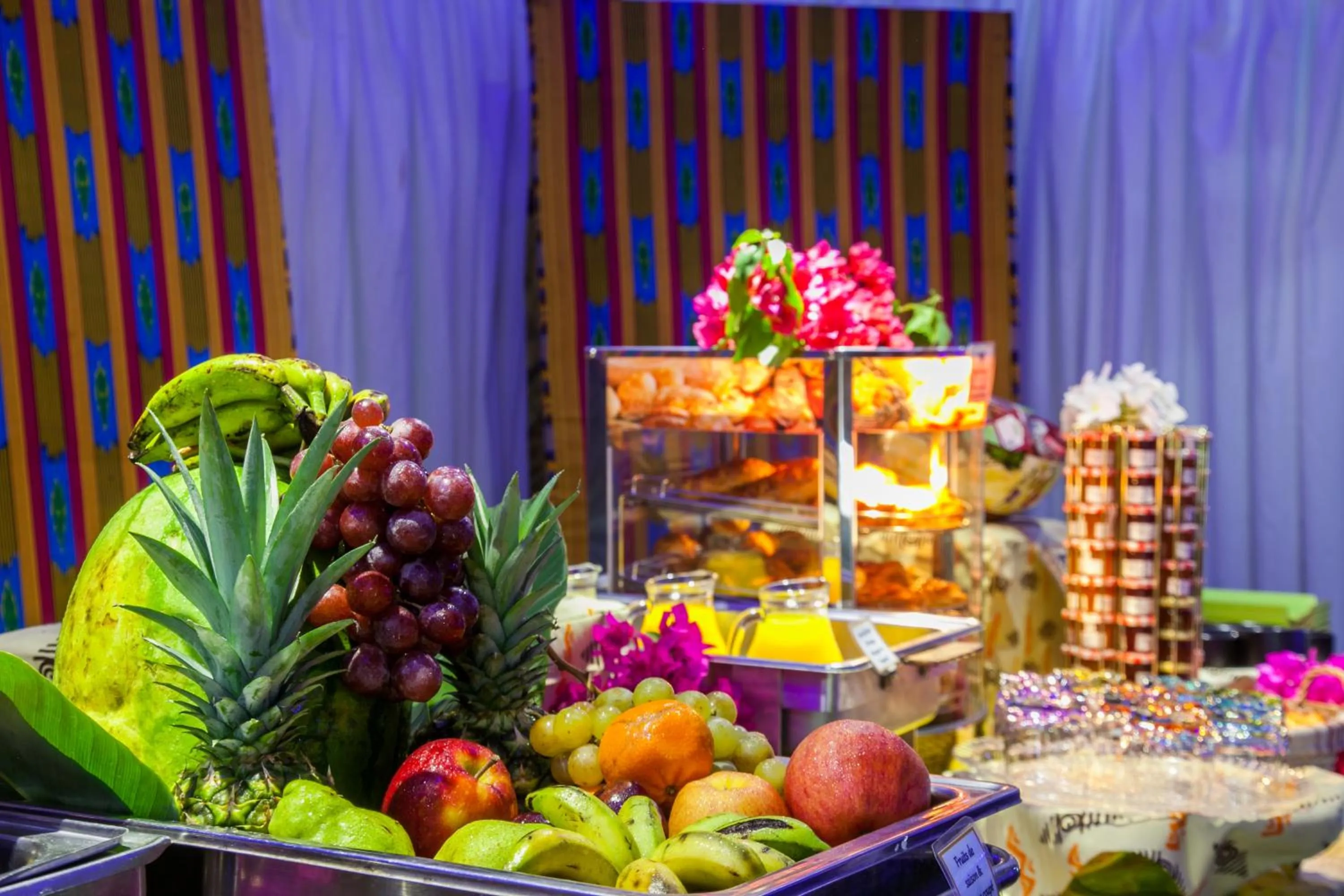 Buffet breakfast in Le Wafou