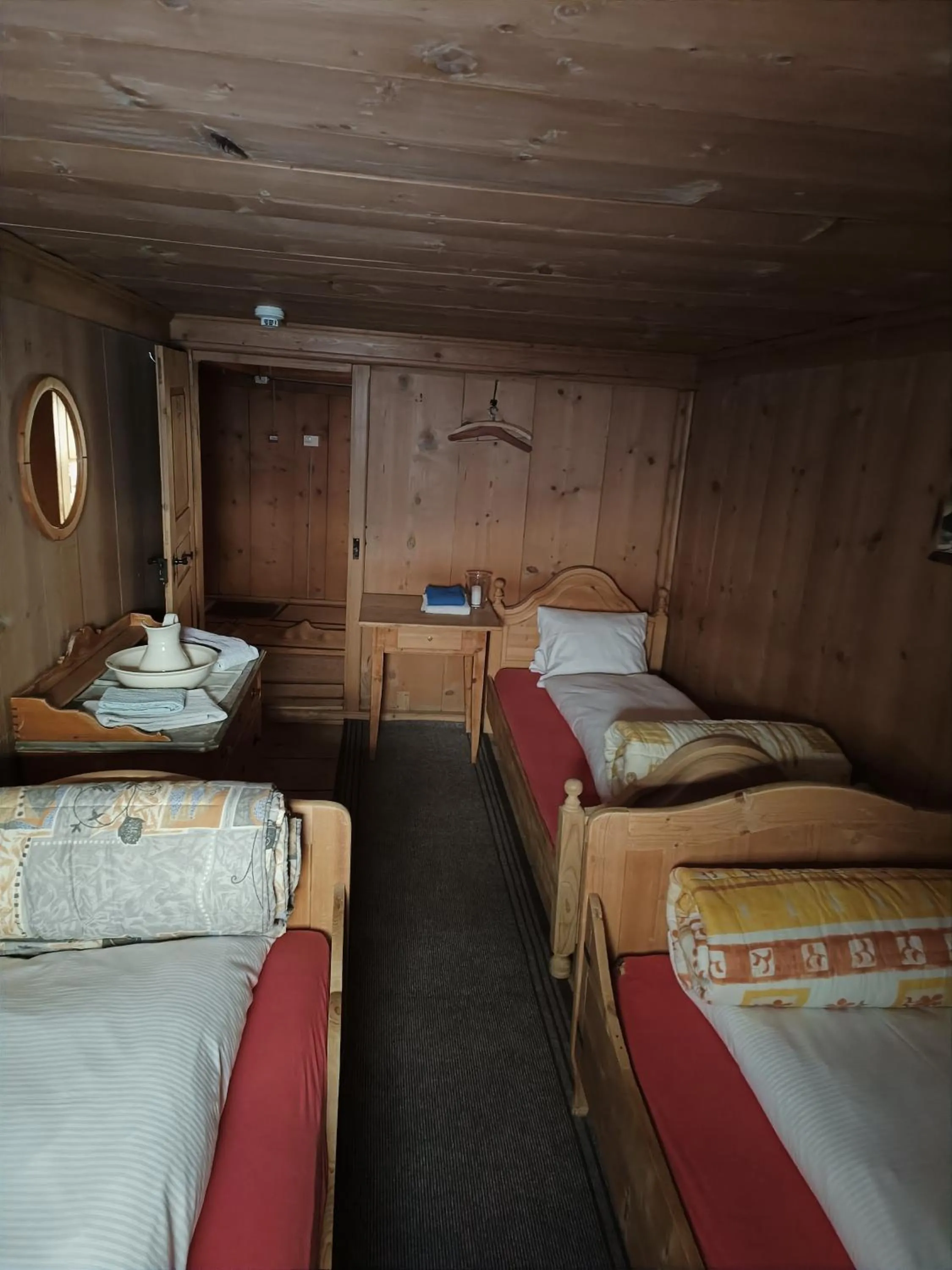 Photo of the whole room, Bed in Berghaus Sulzfluh