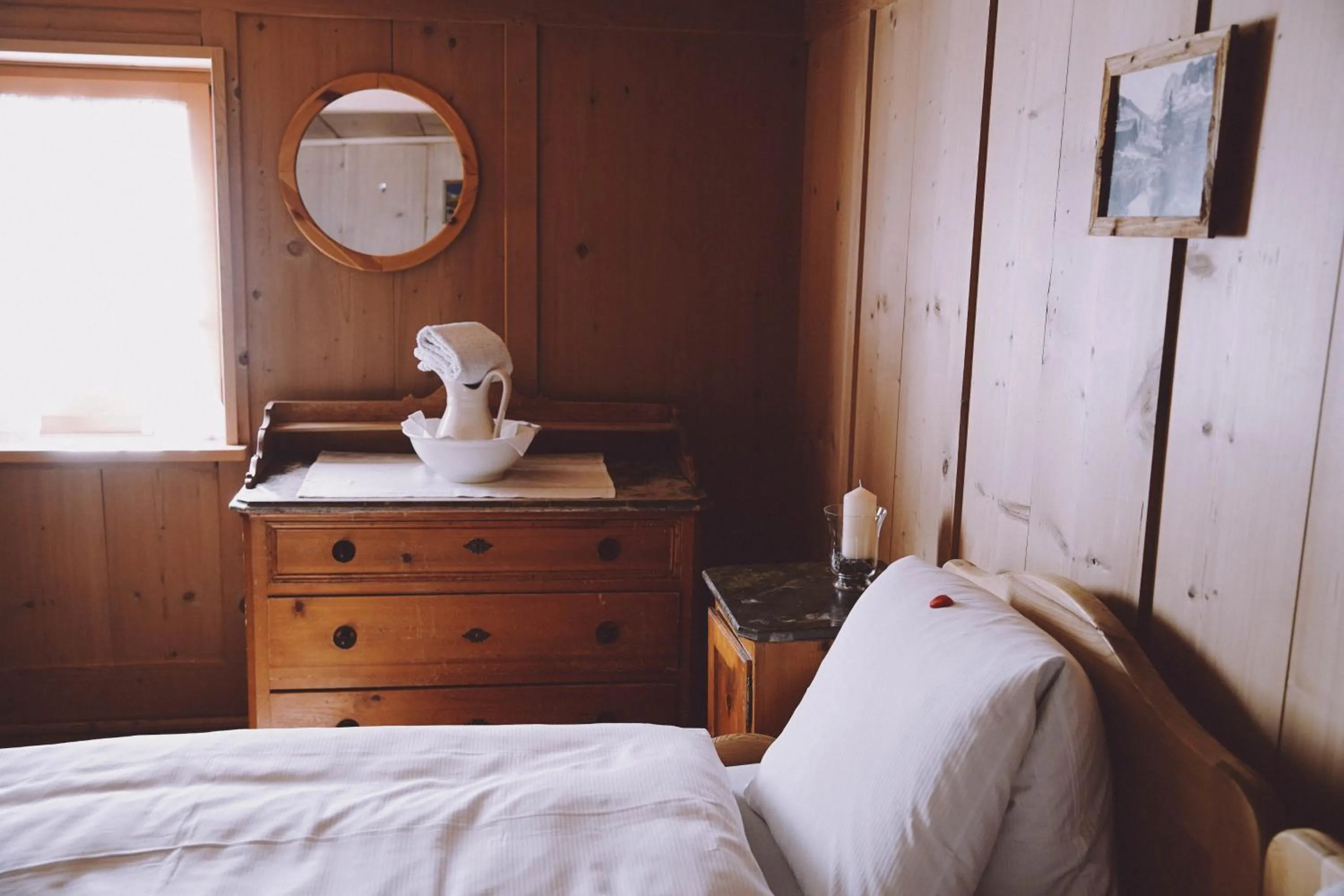 Photo of the whole room, Bed in Berghaus Sulzfluh