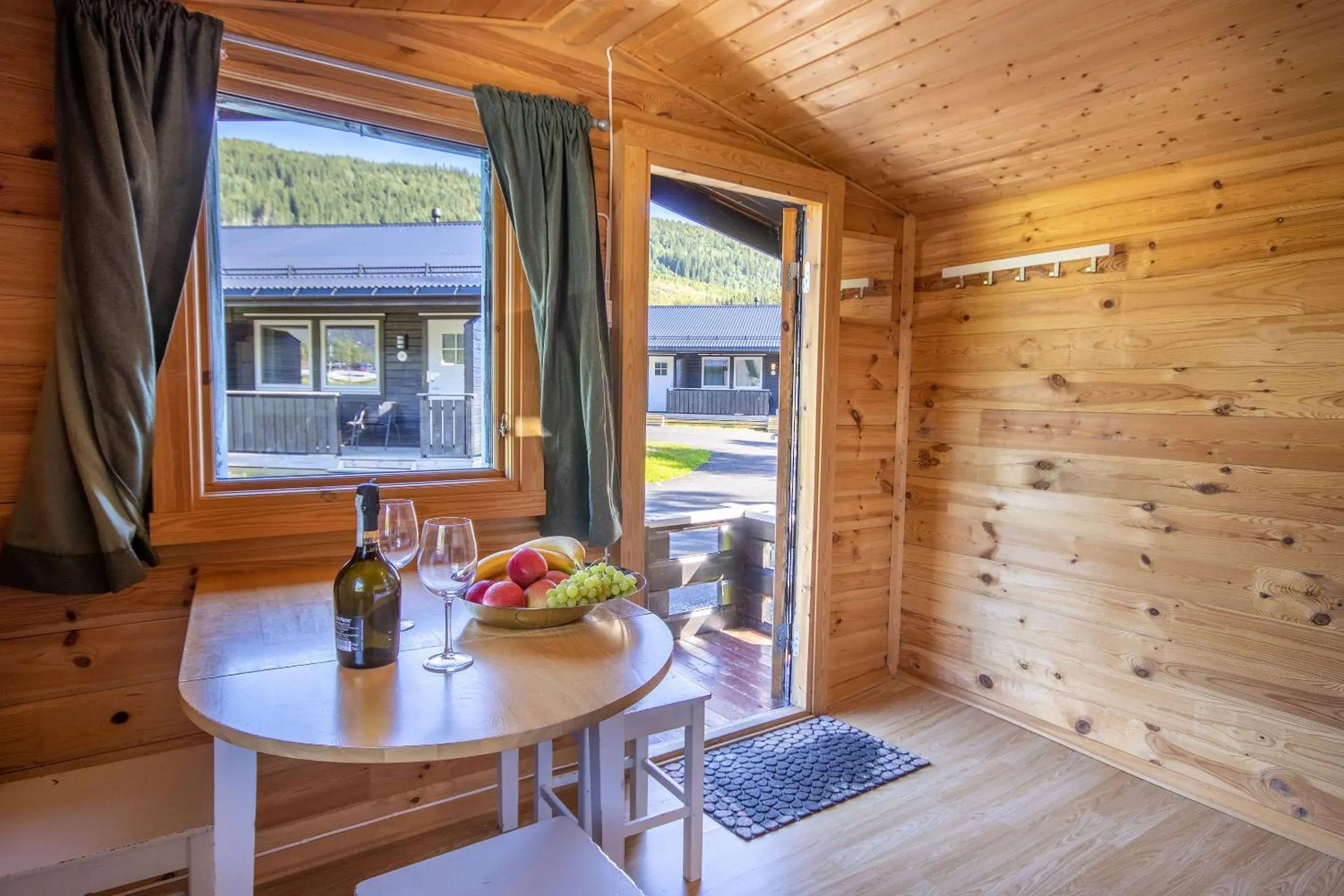 Summer Cabin with Shared Bathroom in Topcamp Mosjøen - Helgeland Summer Cabin with Shared Bathroom in Topcamp Mosjøen - Helgeland