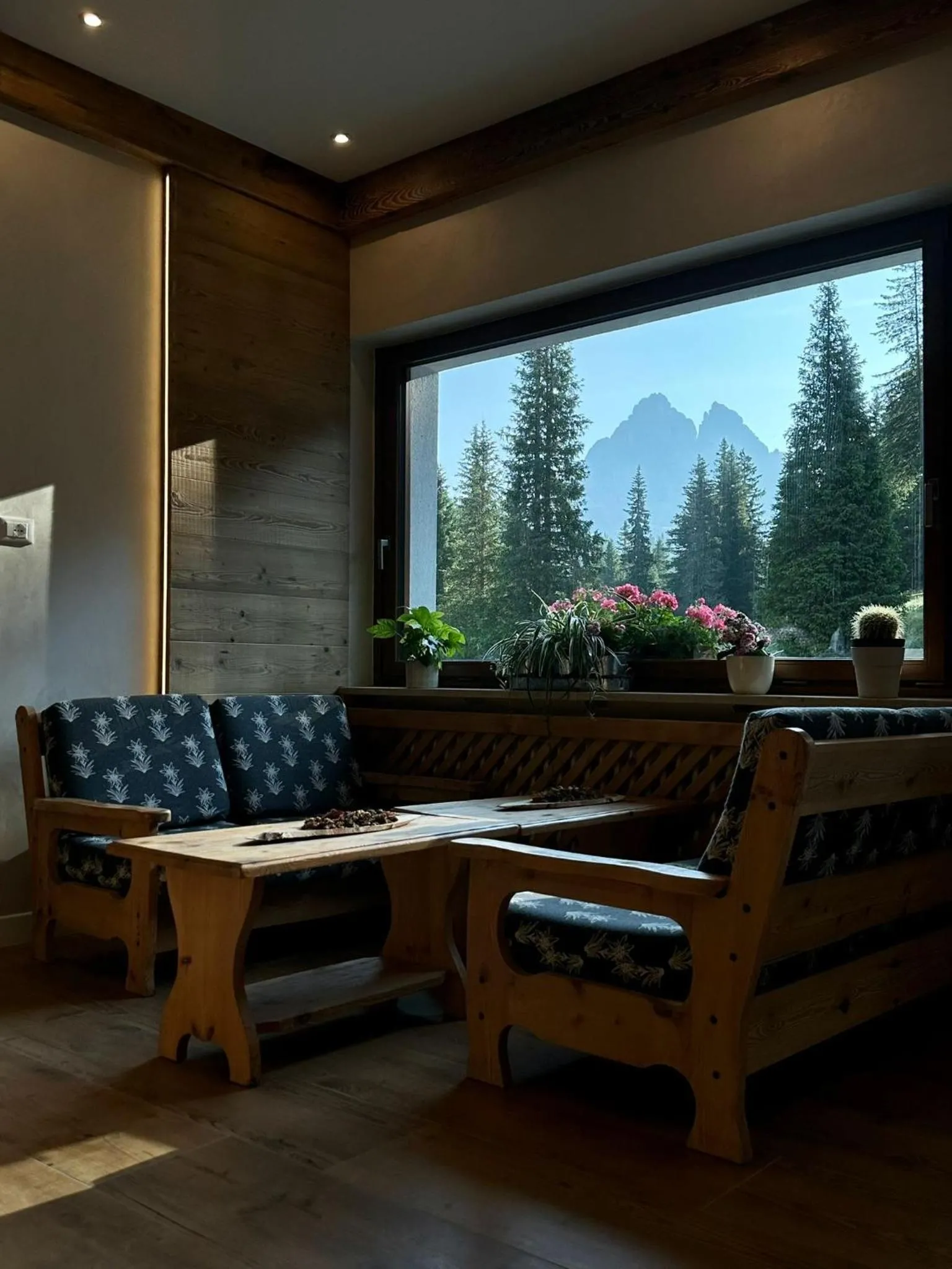 Lobby or reception in Hotel Dolomiti Des Alpes