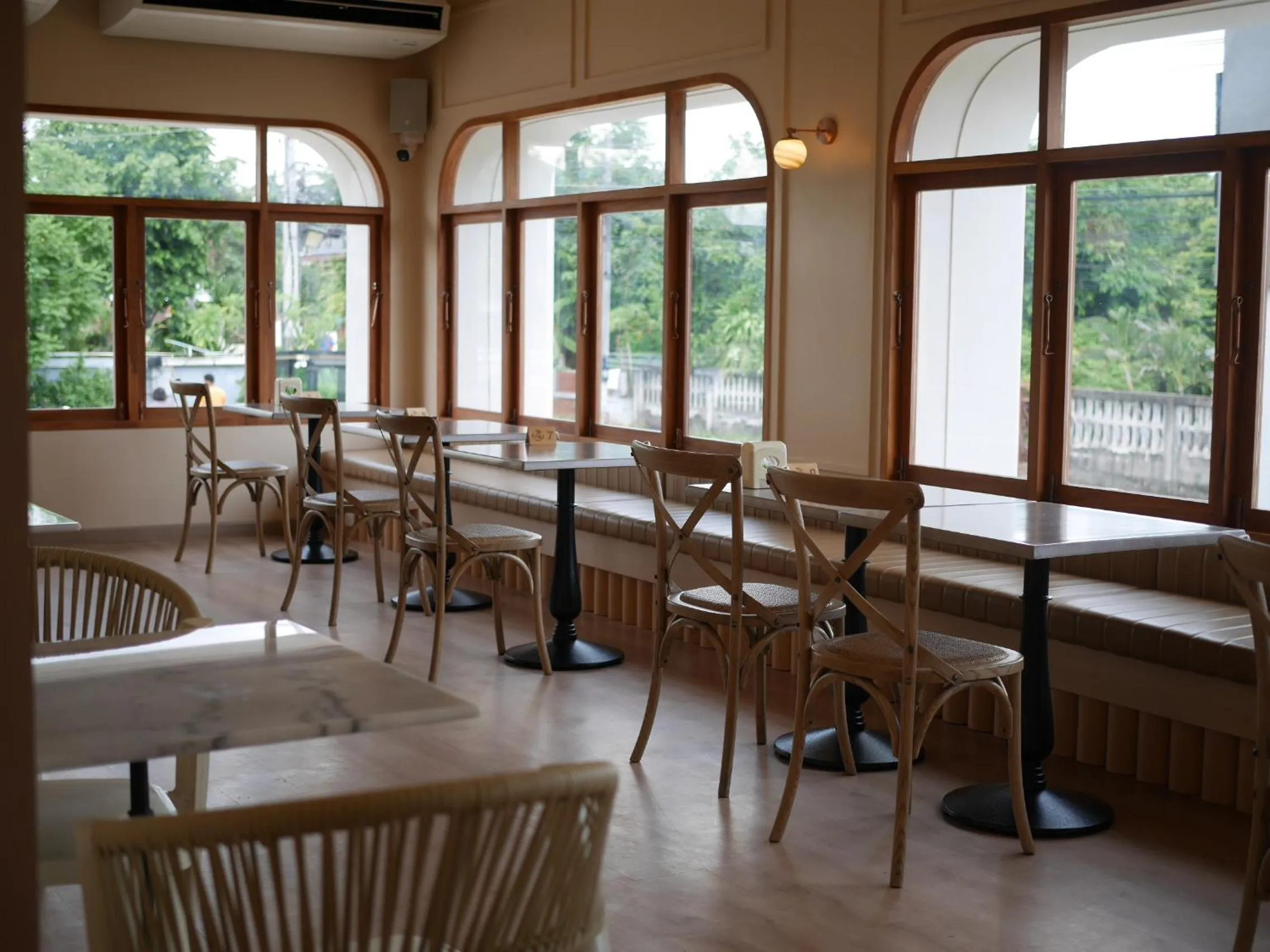 Restaurant/places to eat in Socool Grand Hotel