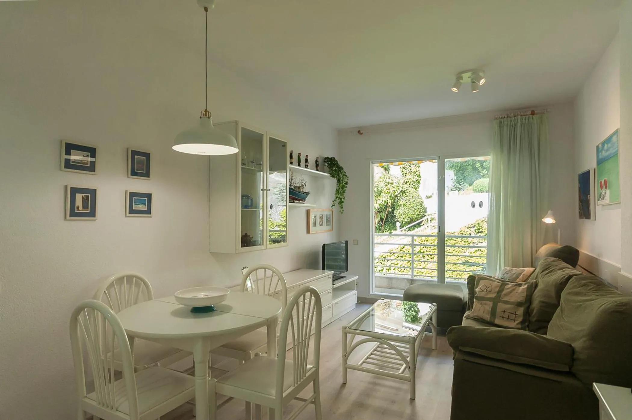 Lets Holidays BEACH APARTMENT 2 rooms with PARKING