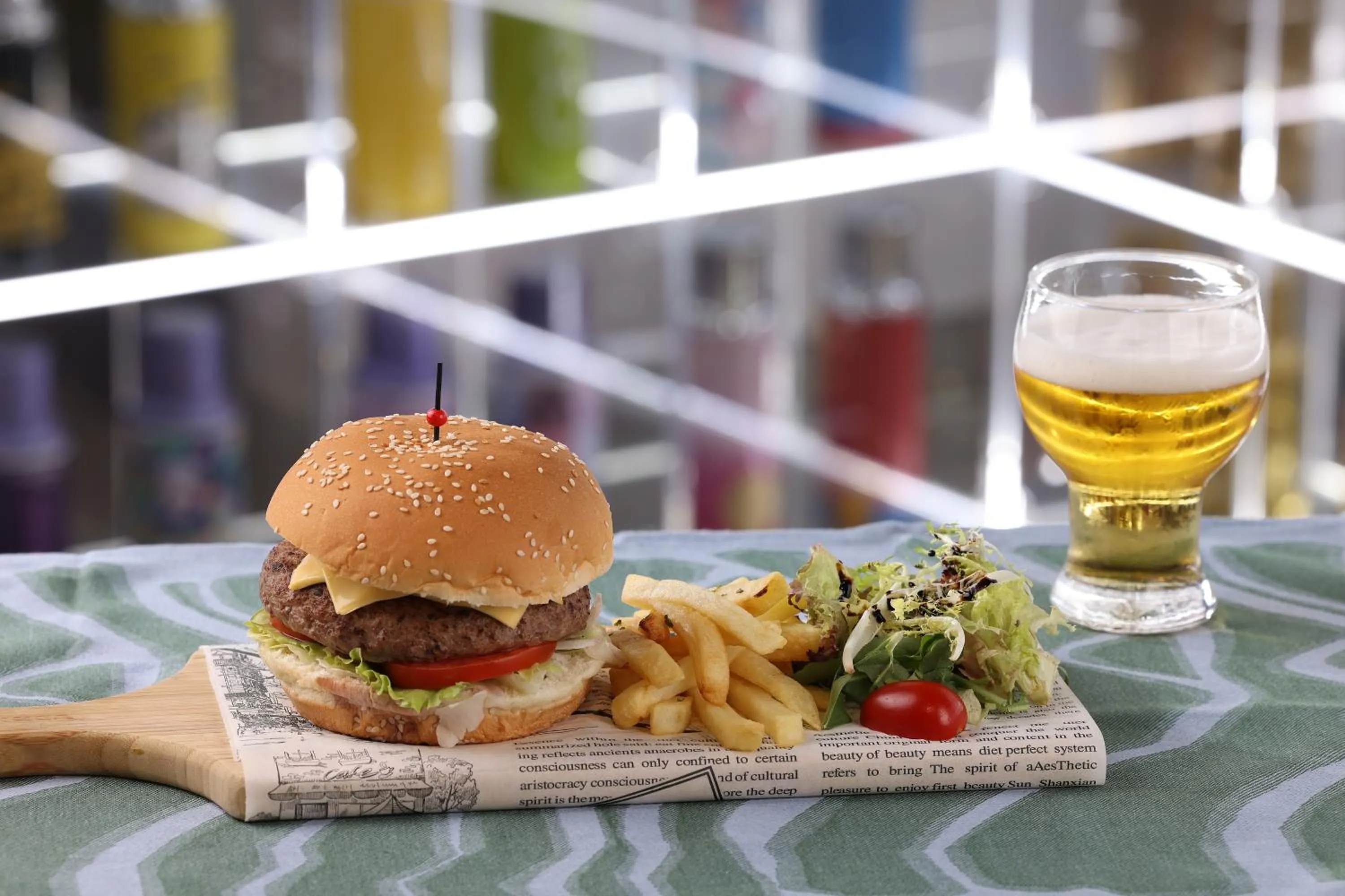 Restaurant/places to eat in Camlux Hotel