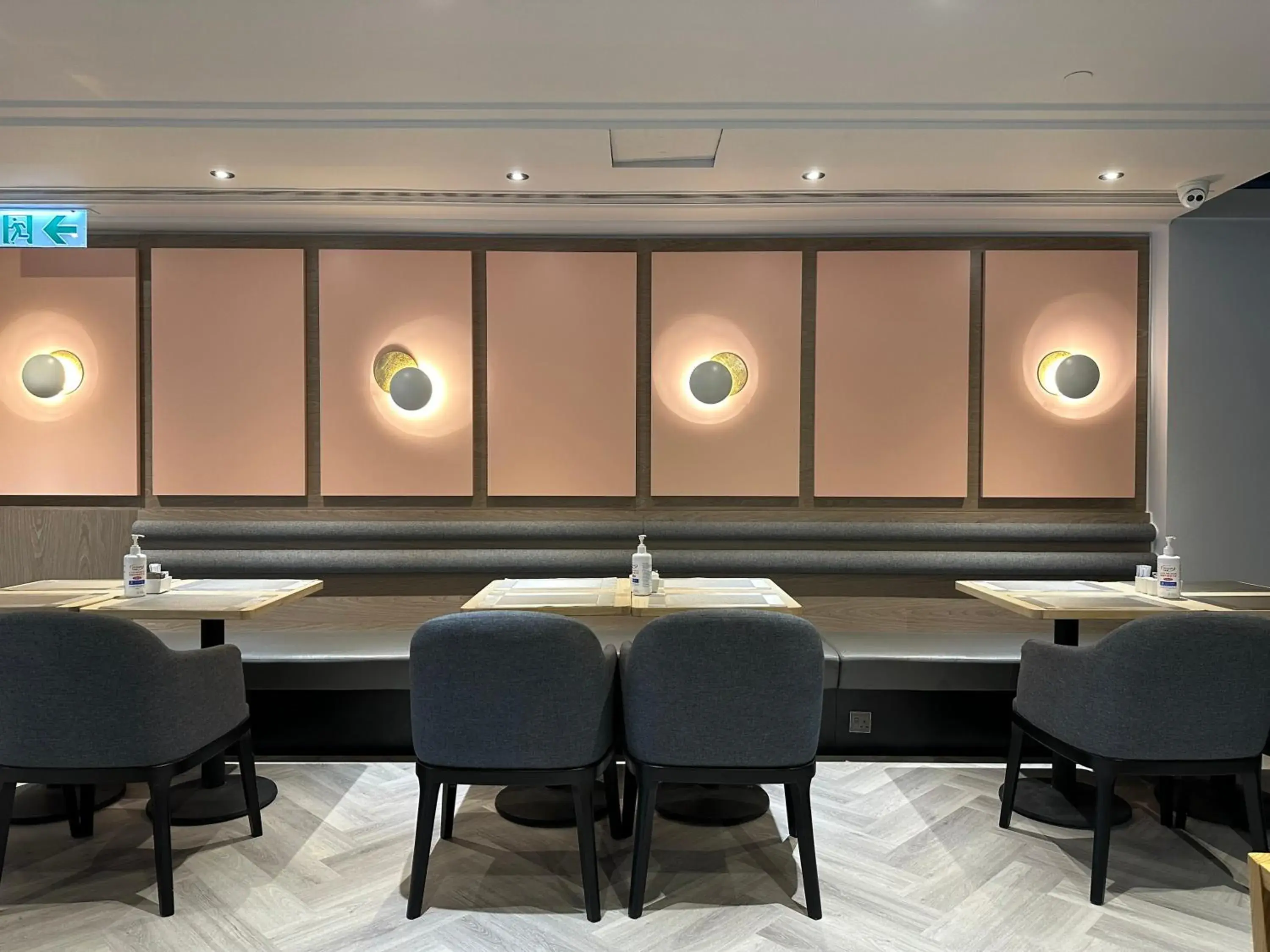 Restaurant/places to eat in Camlux Hotel Restaurant/places to eat in Camlux Hotel