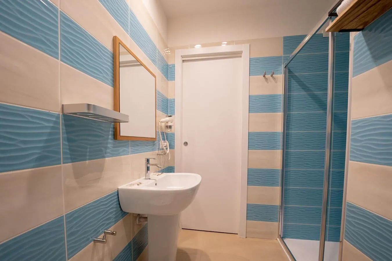 Bathroom in PC Boutique H Napoli Centro, by ClaPa Group