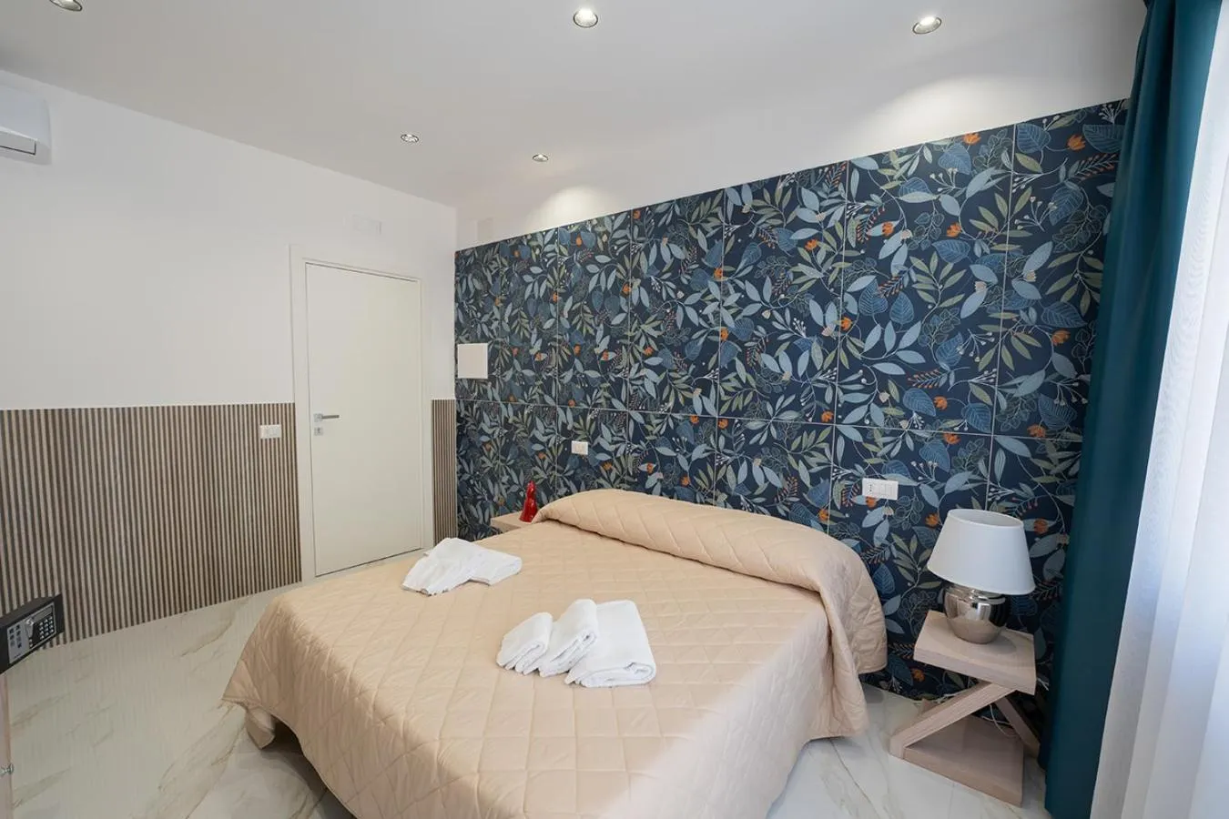 Photo of the whole room, Bed in PC Boutique H Napoli Centro, by ClaPa Group