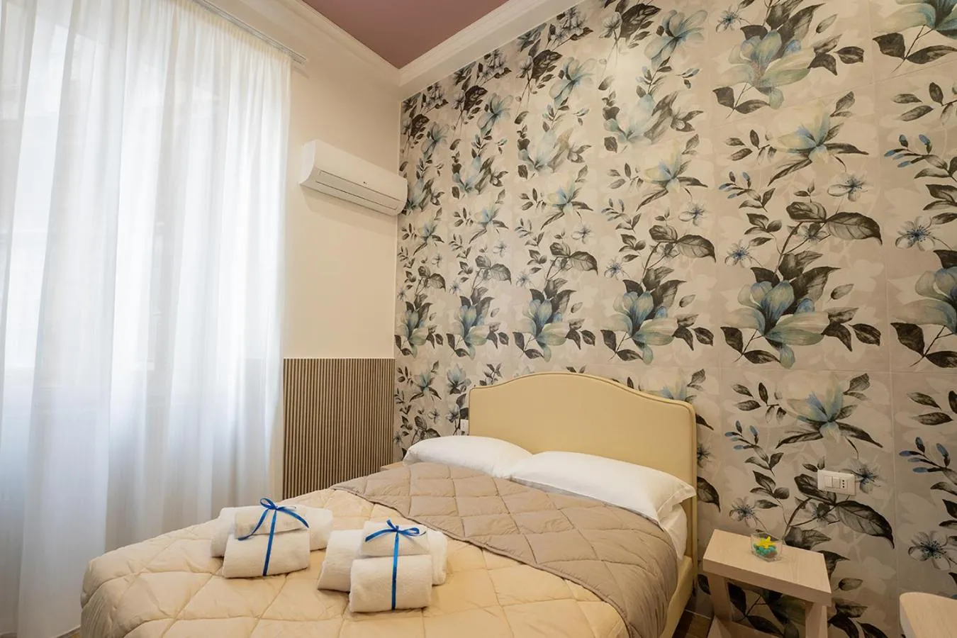 Photo of the whole room, Bed in PC Boutique H Napoli Centro, by ClaPa Group