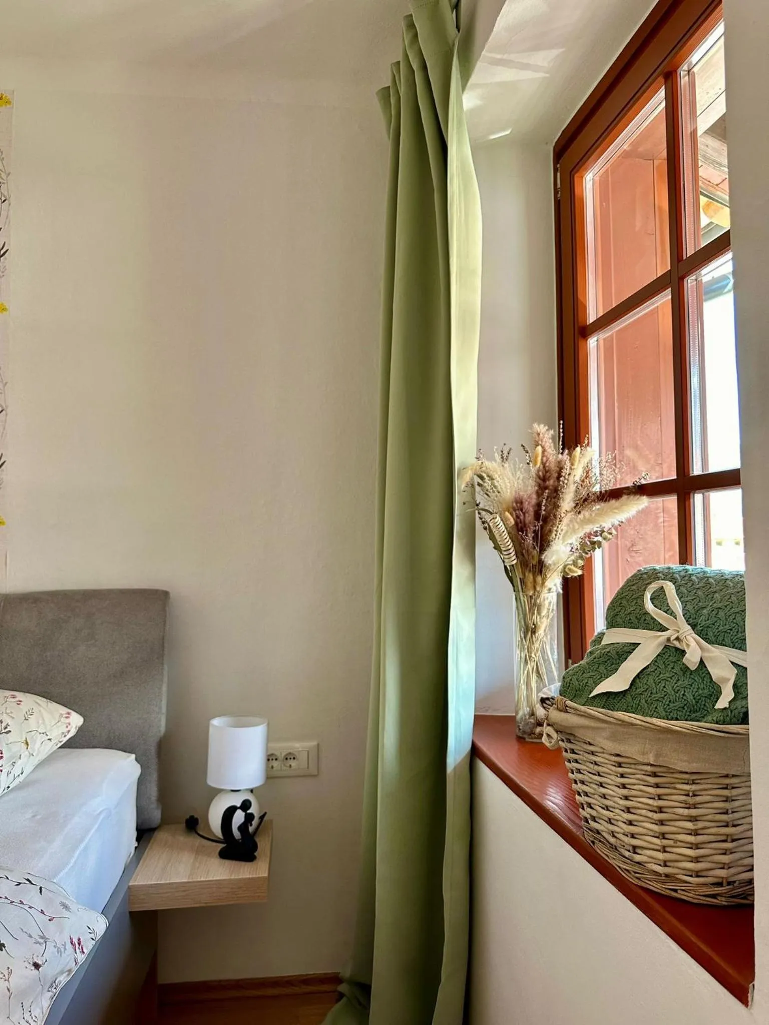 Bedroom, Bed in Hisa Rejmr with private parking