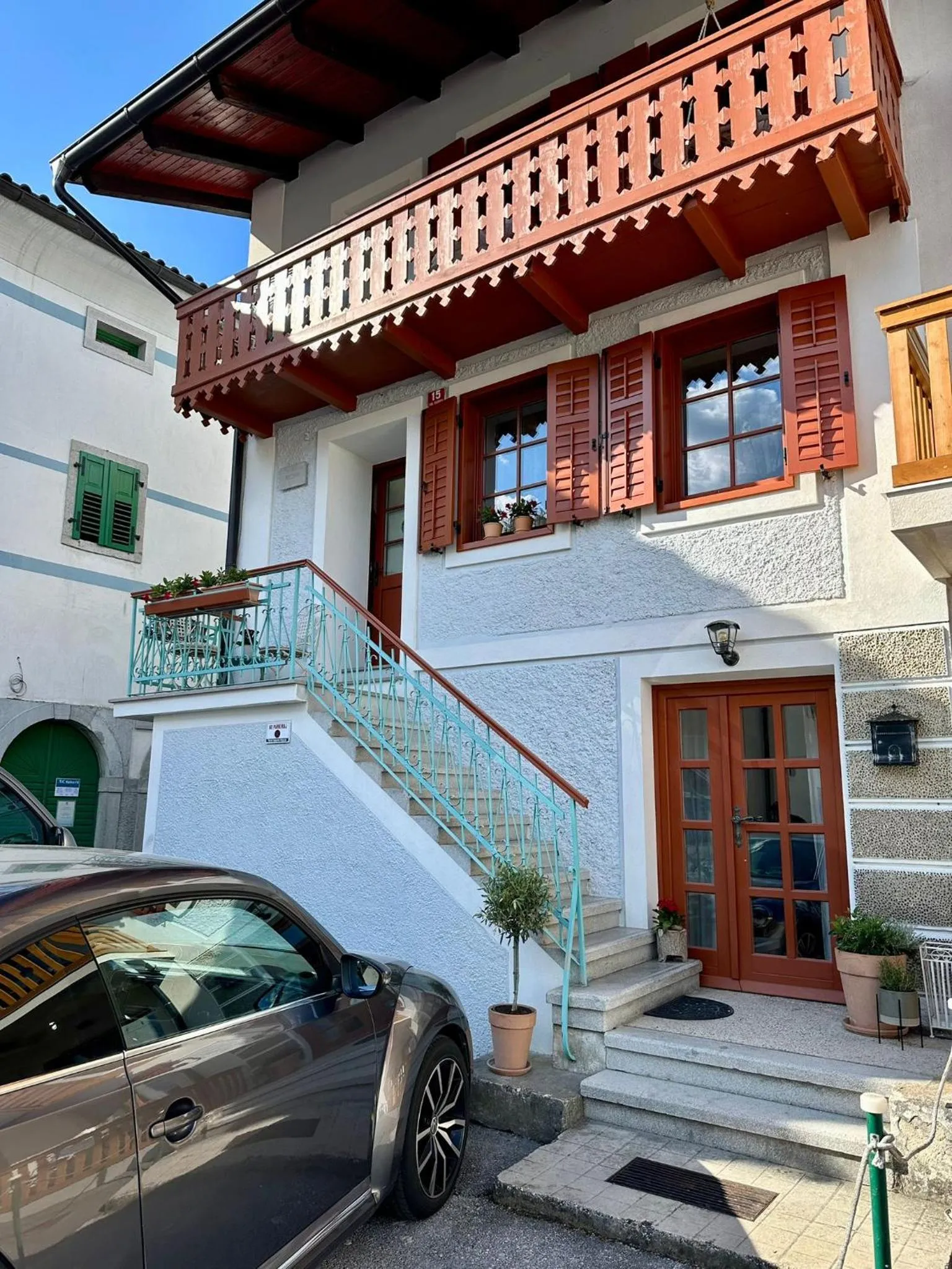 Parking in Hisa Rejmr with private parking