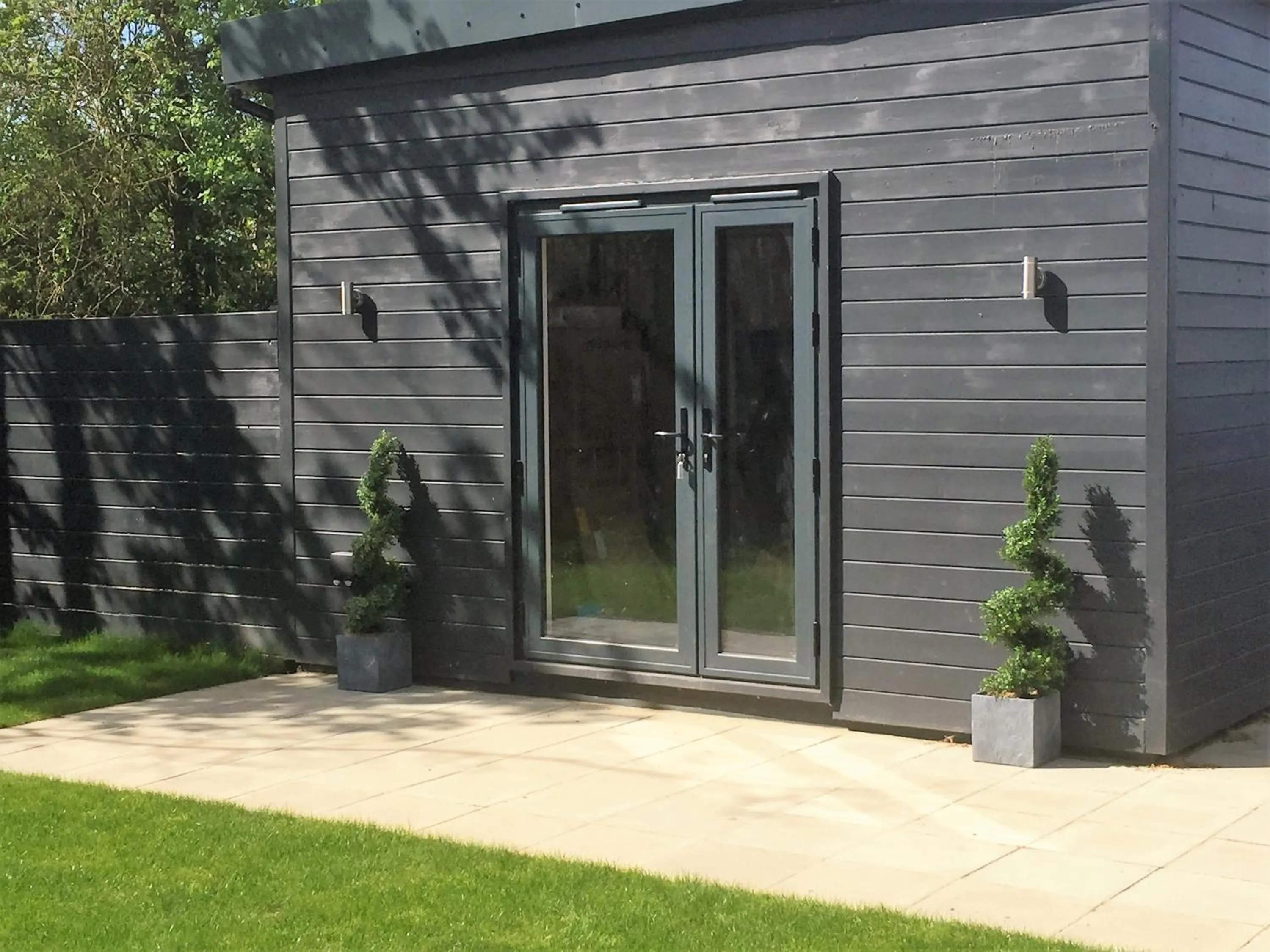 Property building in Willow Court Farm Studio South & Petting Farm, 8 mins from Legoland & Windsor, 15 mins from Lapland UK