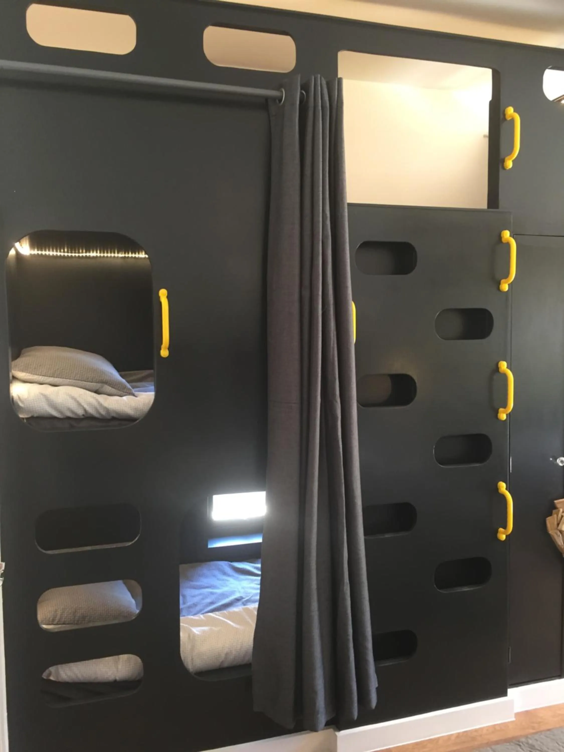 bunk bed, Bed in Willow Court Farm Studio South & Petting Farm, 8 mins from Legoland & Windsor, 15 mins from Lapland UK