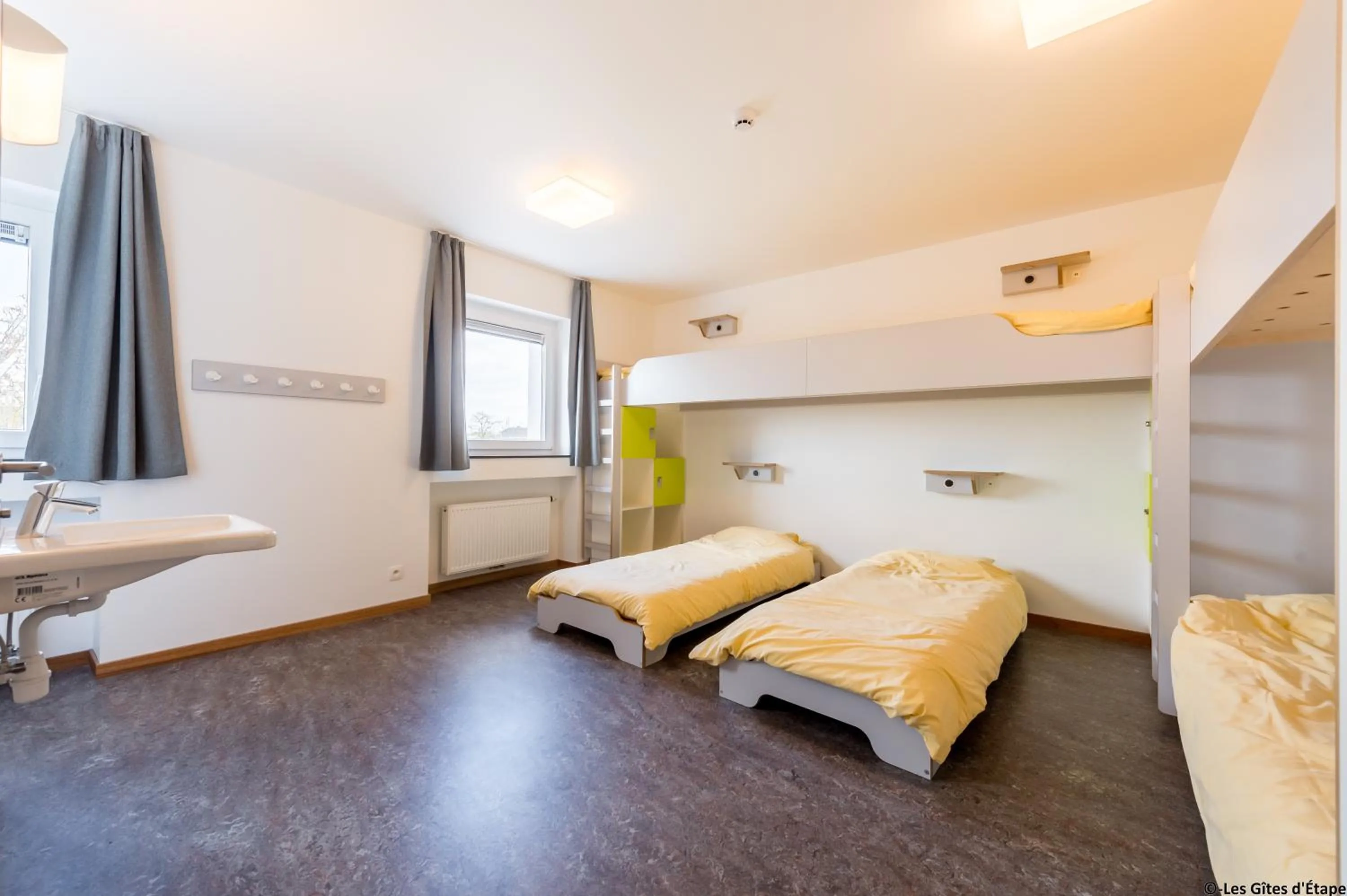 Photo of the whole room, Bed in Gîte Kaleo Eupen Jugendherberge