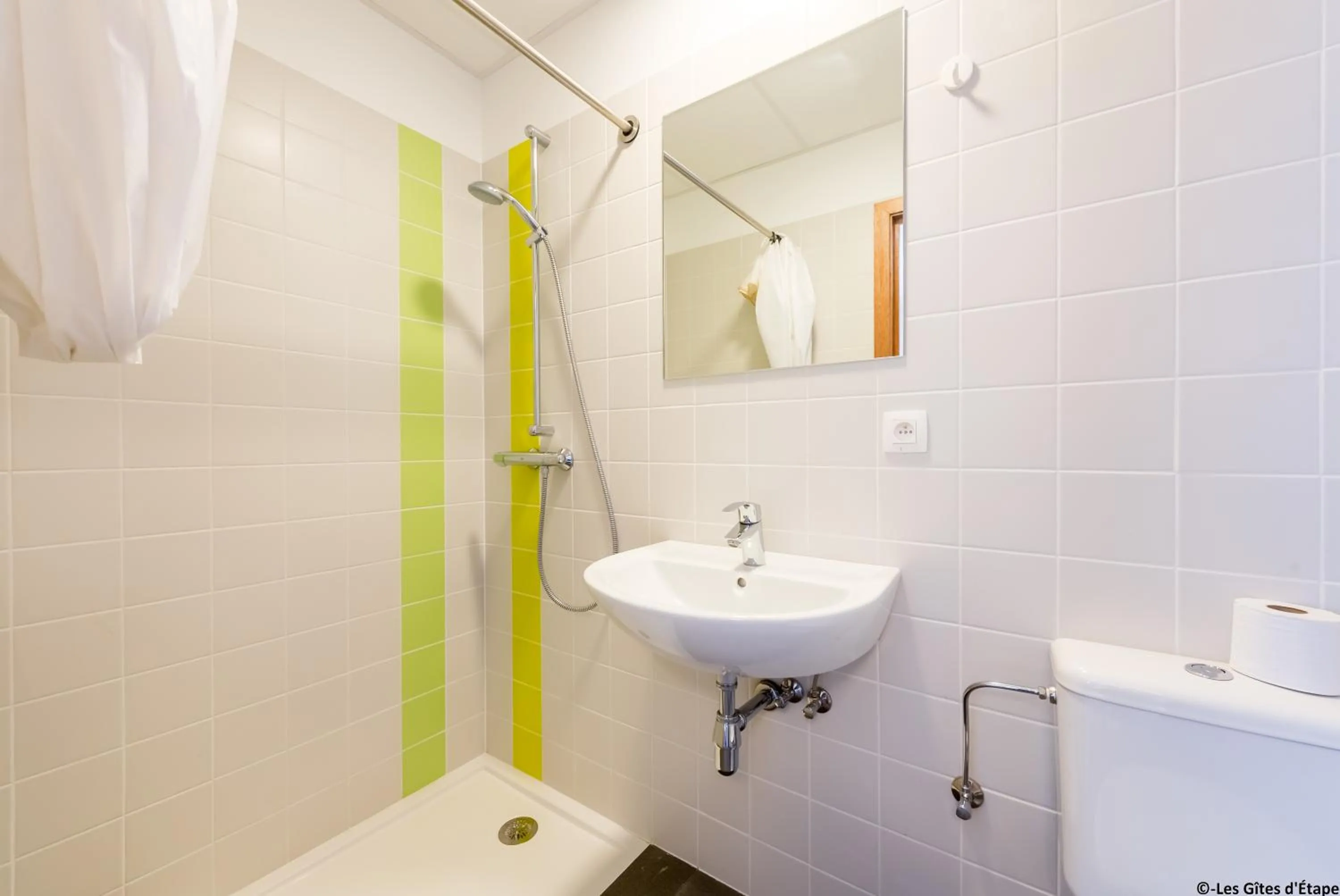 Shower in Gîte Kaleo Eupen Jugendherberge