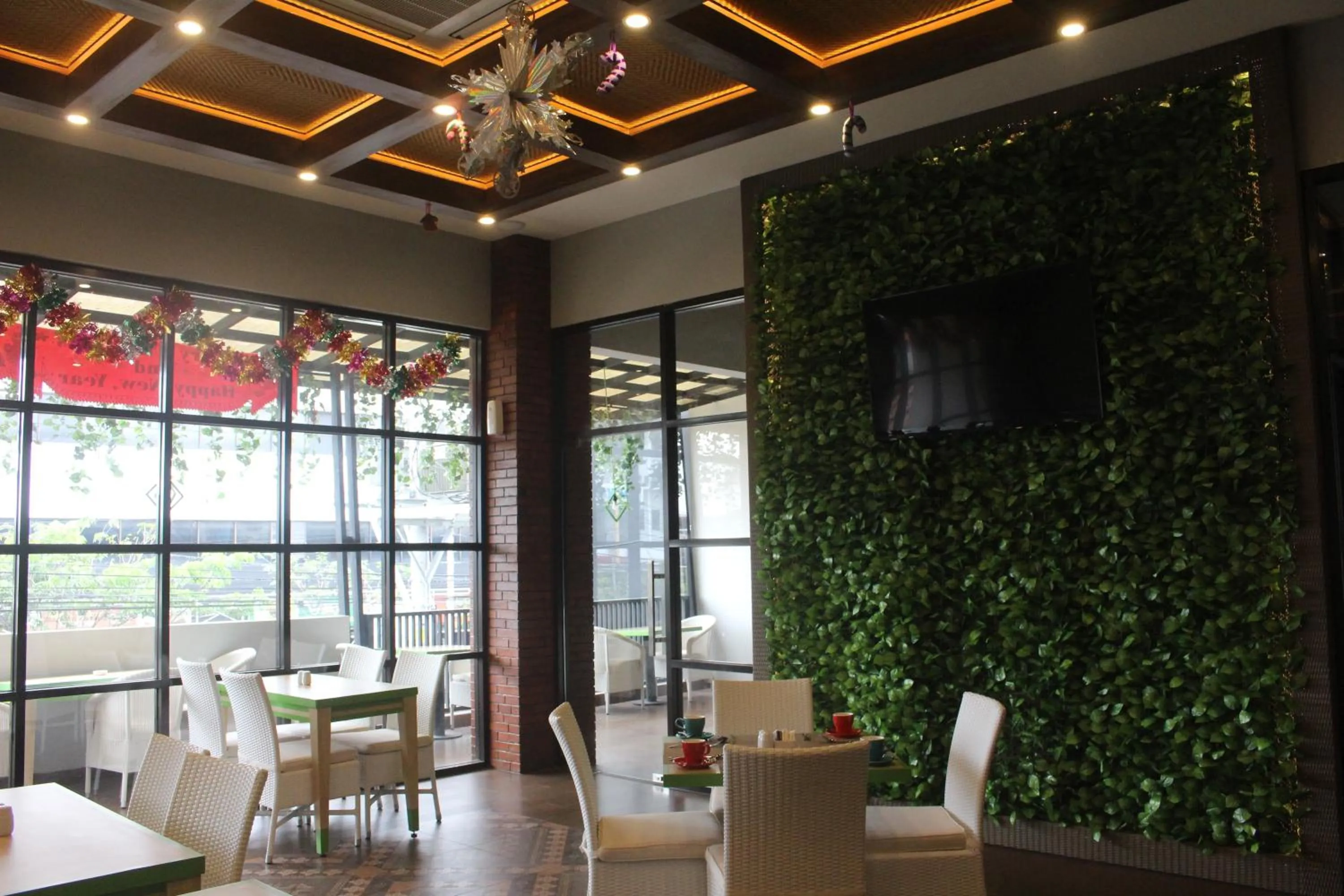 Restaurant/places to eat in Uniq Hotel