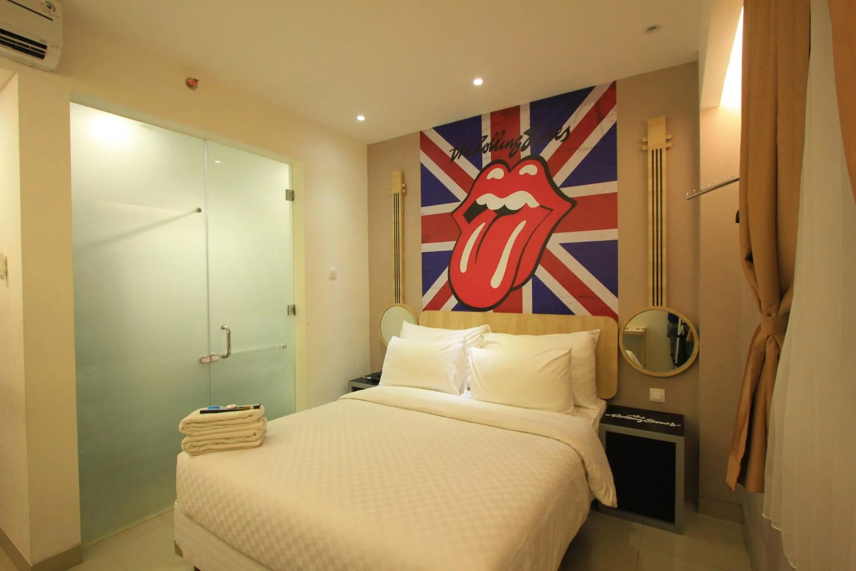 Decorative detail, Bed in Uniq Hotel