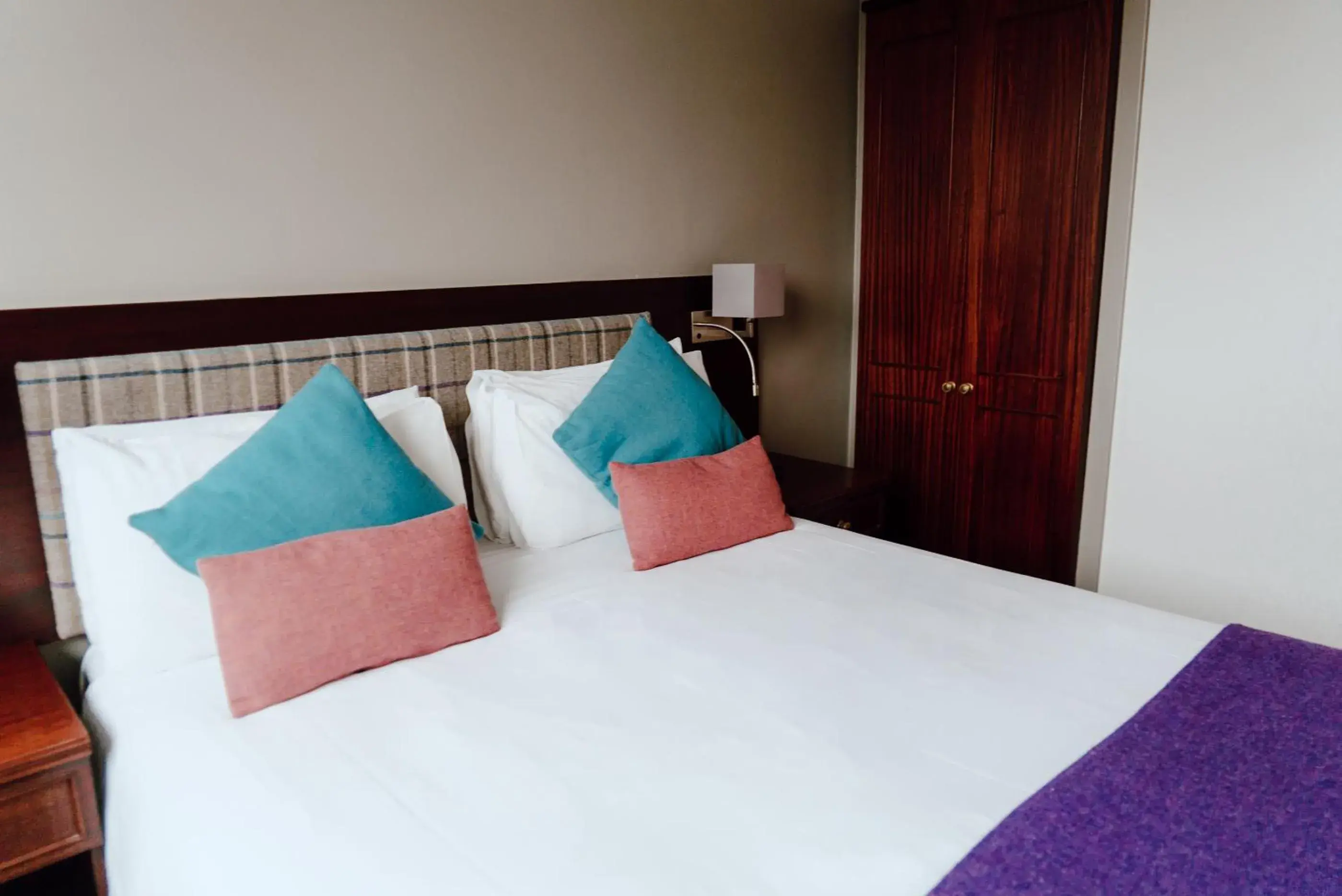 Bedroom, Bed in Caladh Inn Bedroom, Bed in Caladh Inn