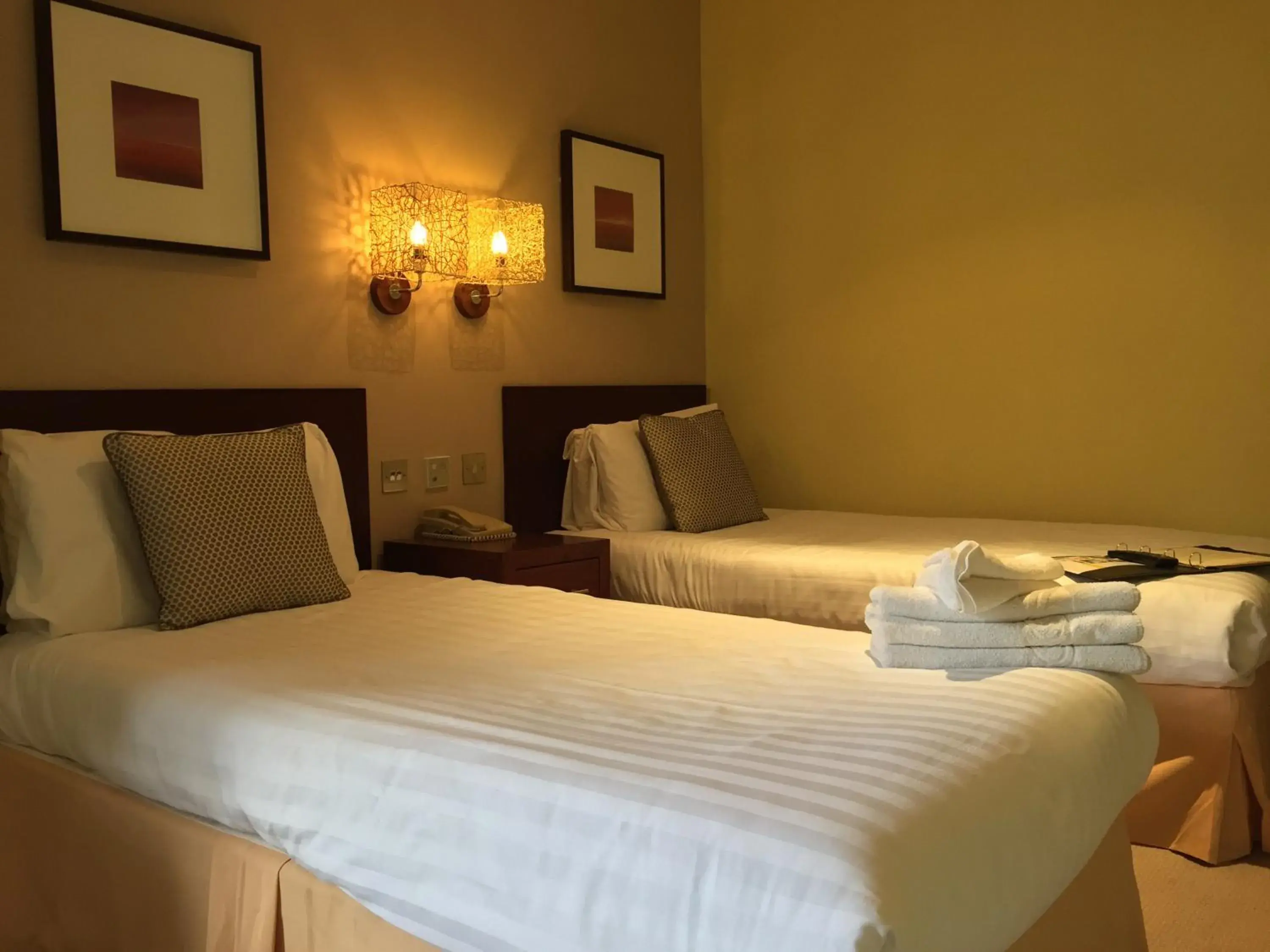 Standard Triple Room in Brook Mollington Banastre Hotel & Spa Standard Triple Room in Brook Mollington Banastre Hotel & Spa