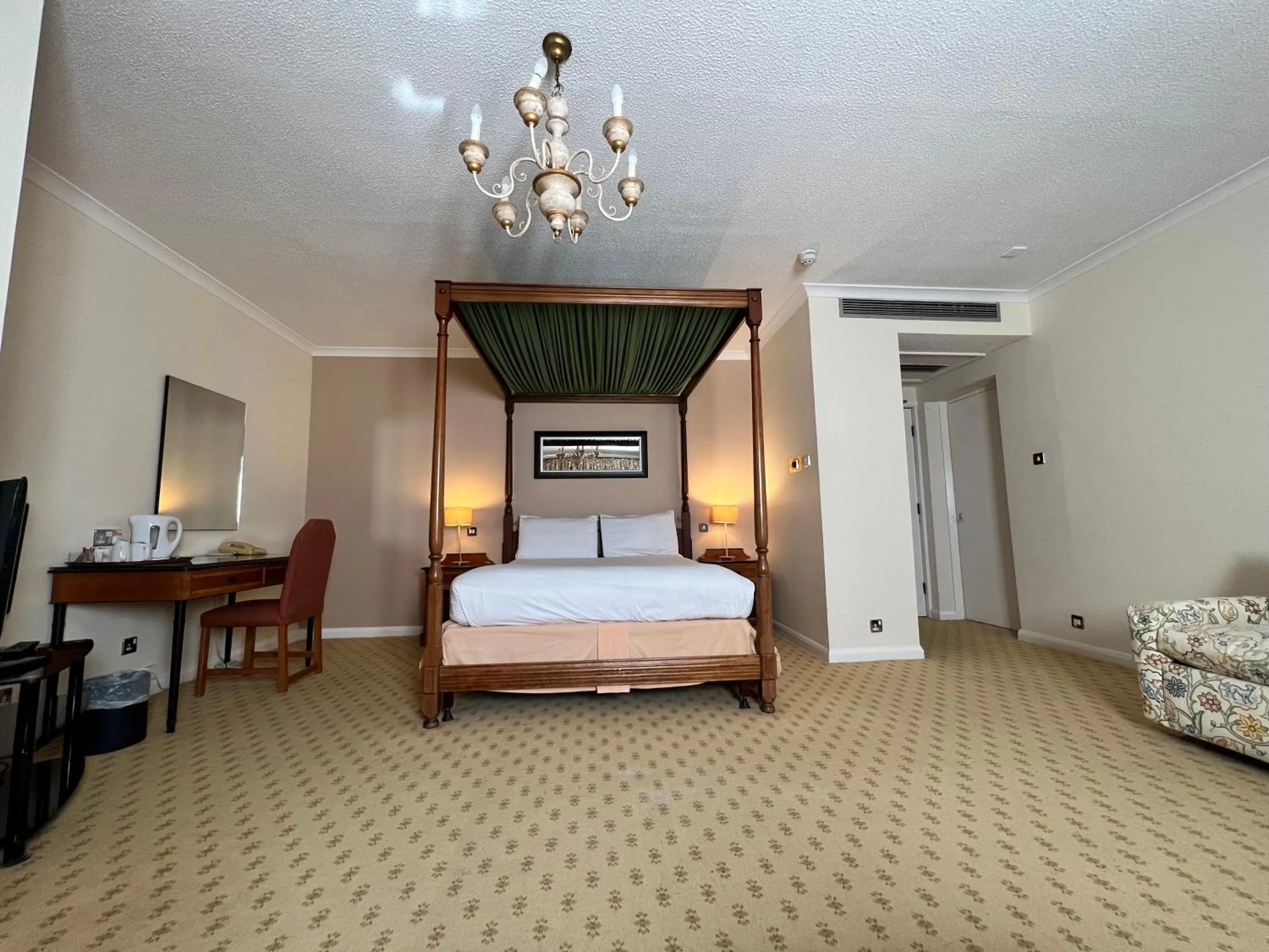 Bed in Brook Mollington Banastre Hotel & Spa