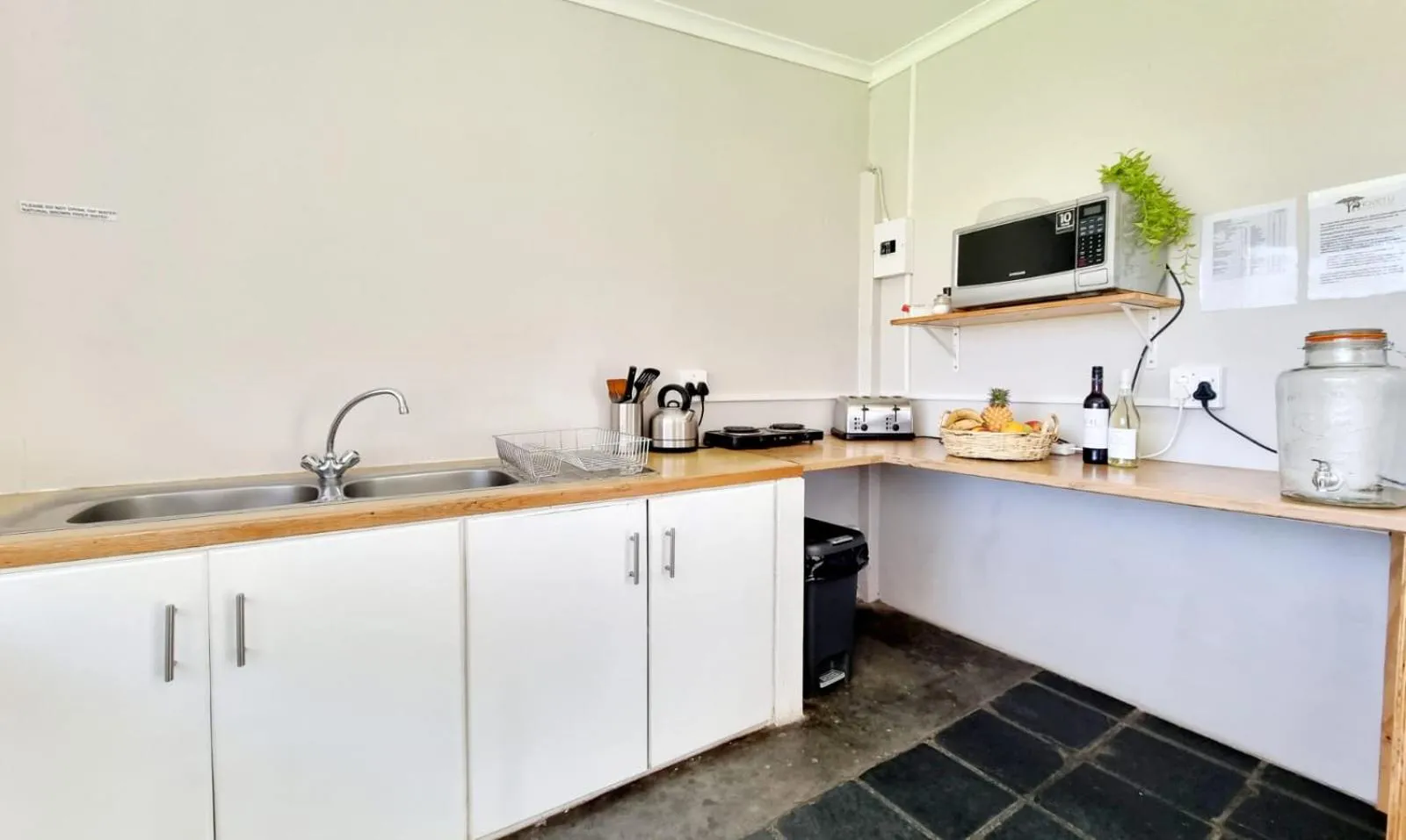 Kitchen or kitchenette in Kwetu Guest Farm