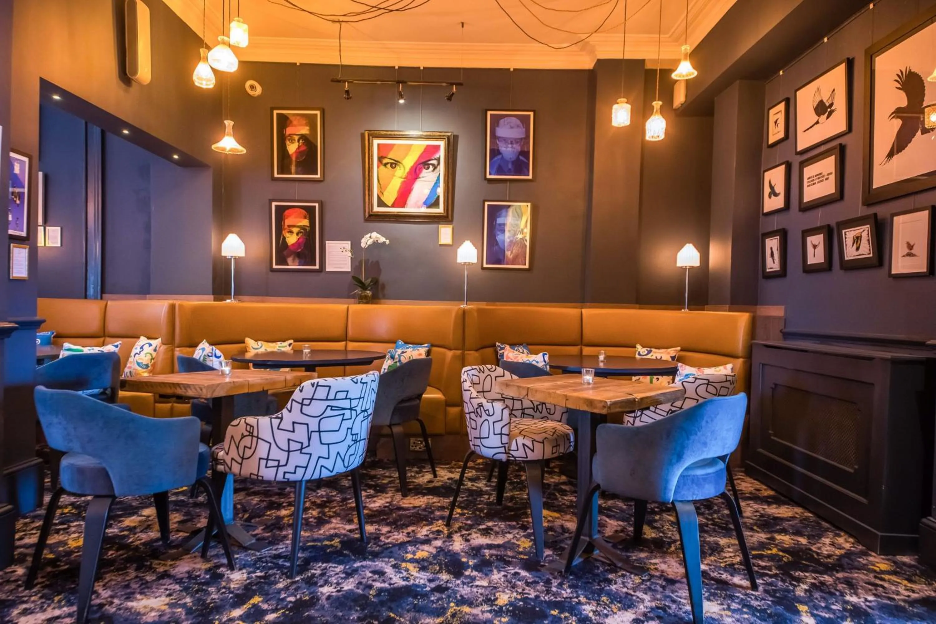 Lounge or bar in Abbey Hotel Bath, a Tribute Portfolio Hotel