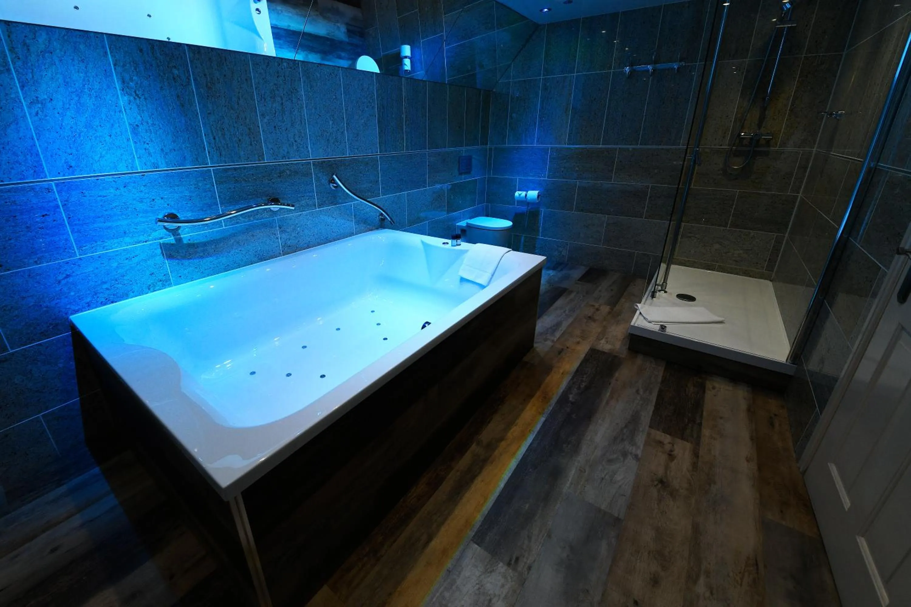 Bathroom in Best Western Premier Doncaster Mount Pleasant Hotel