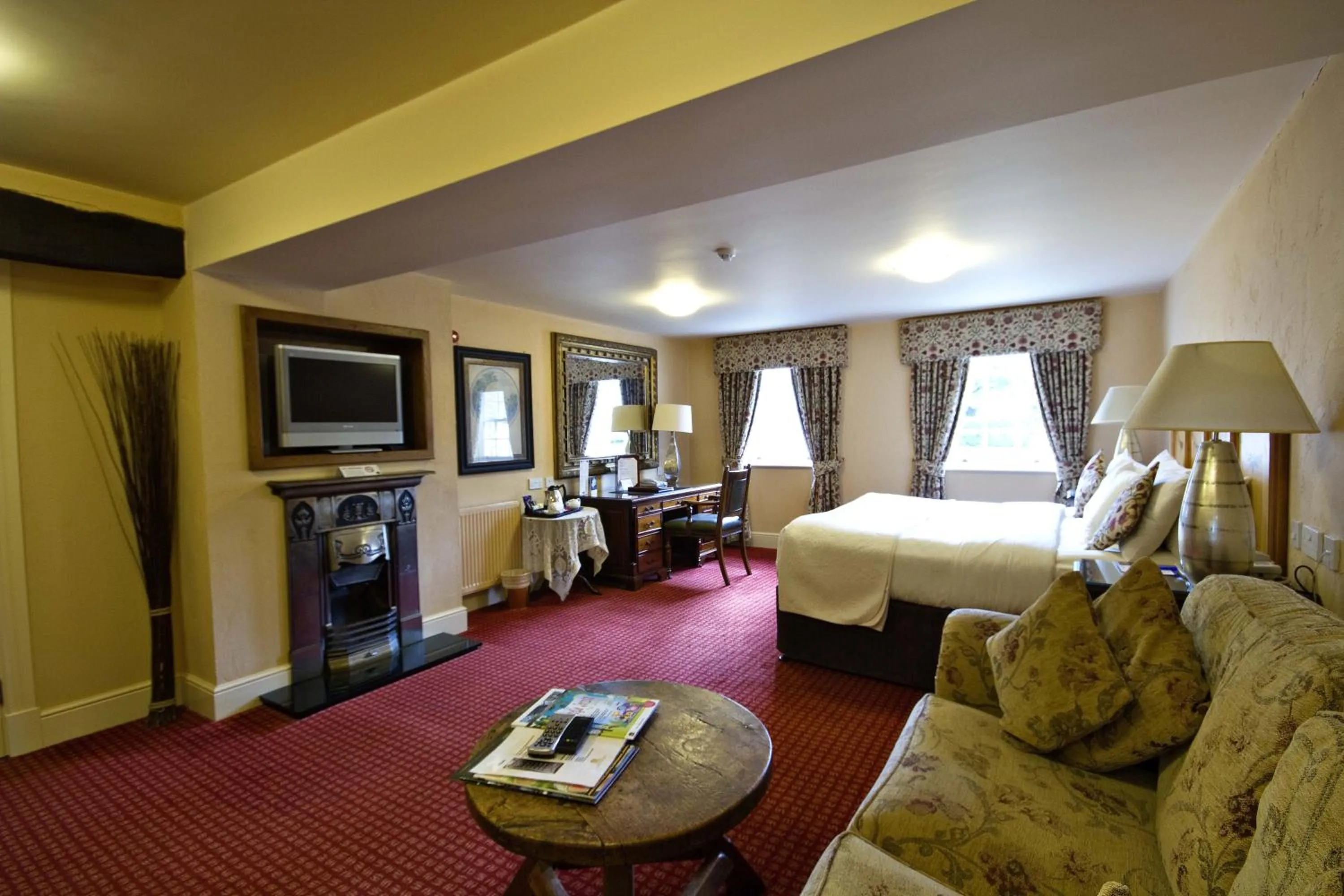 Photo of the whole room, Bed in Best Western Premier Doncaster Mount Pleasant Hotel