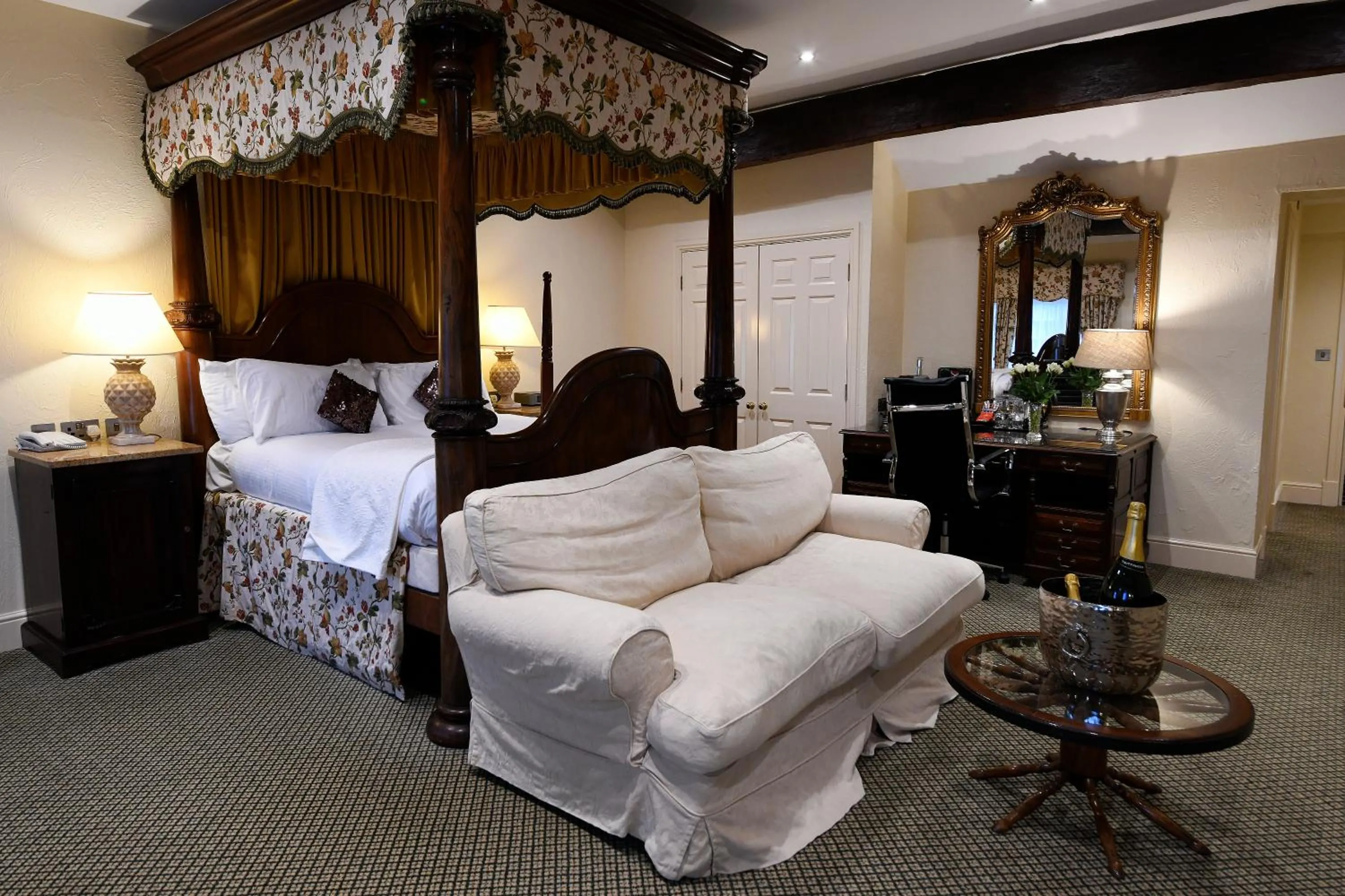 Bed in Best Western Premier Doncaster Mount Pleasant Hotel