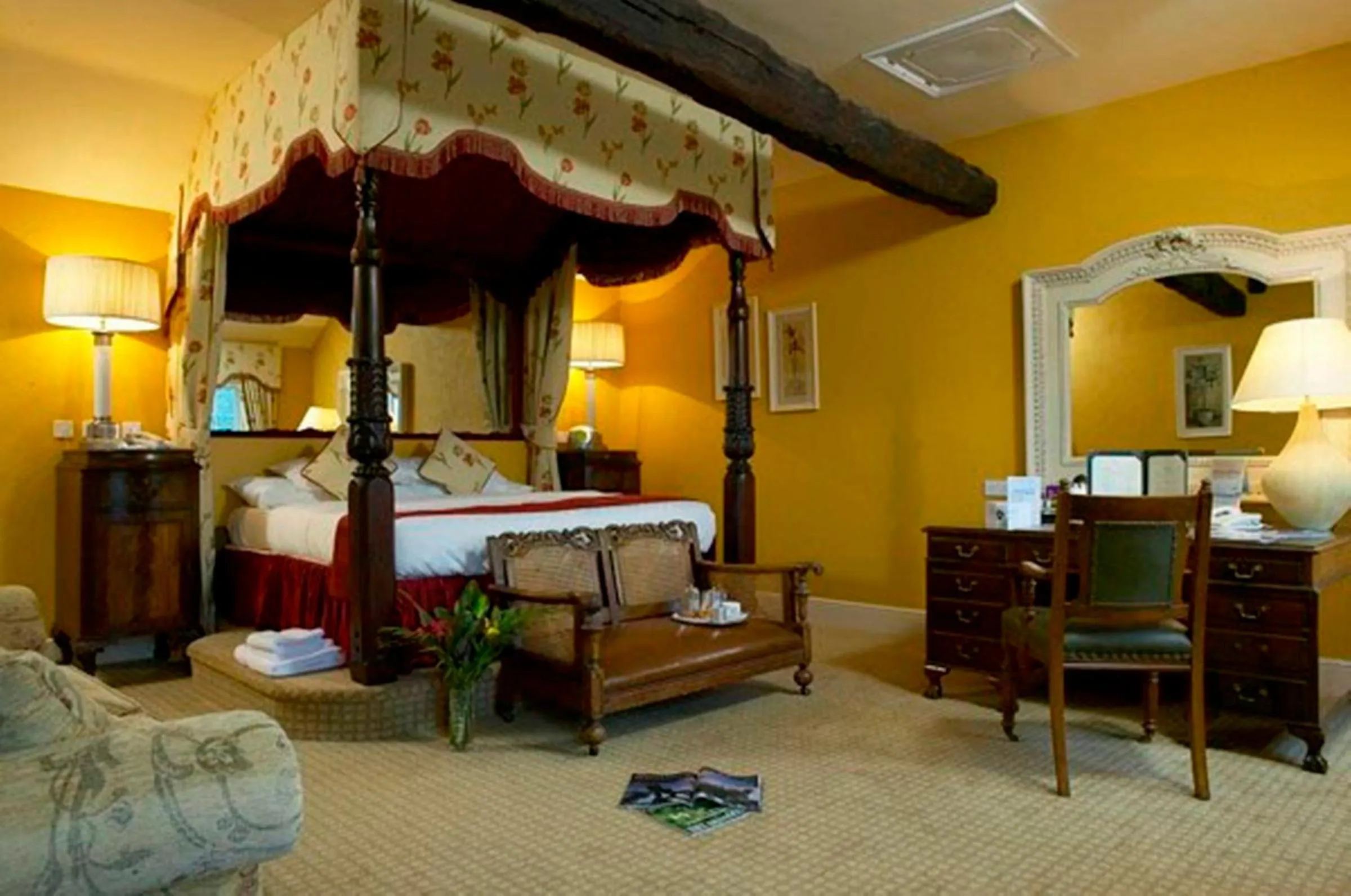 Photo of the whole room, Bed in Best Western Premier Doncaster Mount Pleasant Hotel