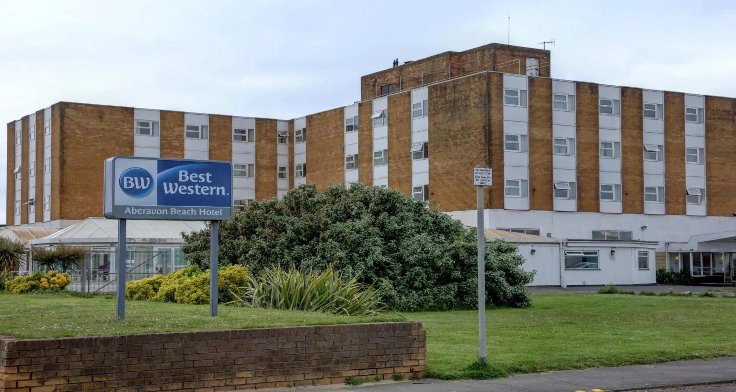 Property building in Best Western Aberavon Beach Hotel Property building in Best Western Aberavon Beach Hotel