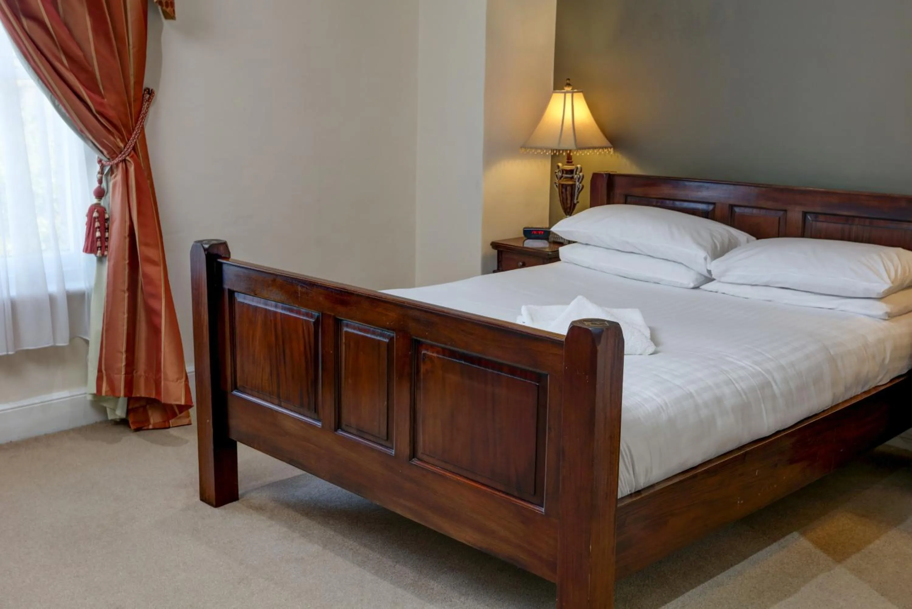 Bedroom, Bed in Best Western Claydon Hotel