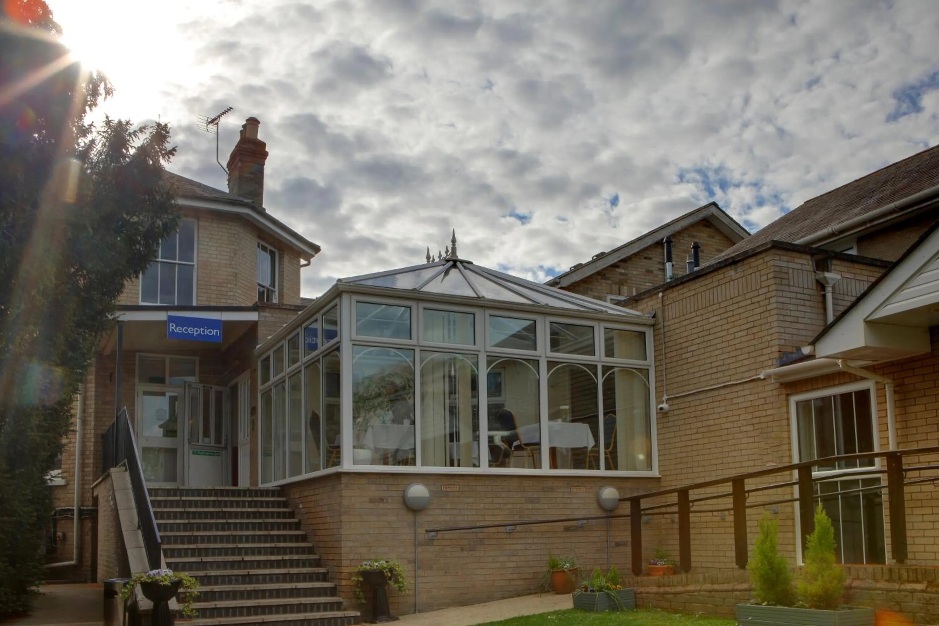 Facade/entrance in Best Western Claydon Hotel