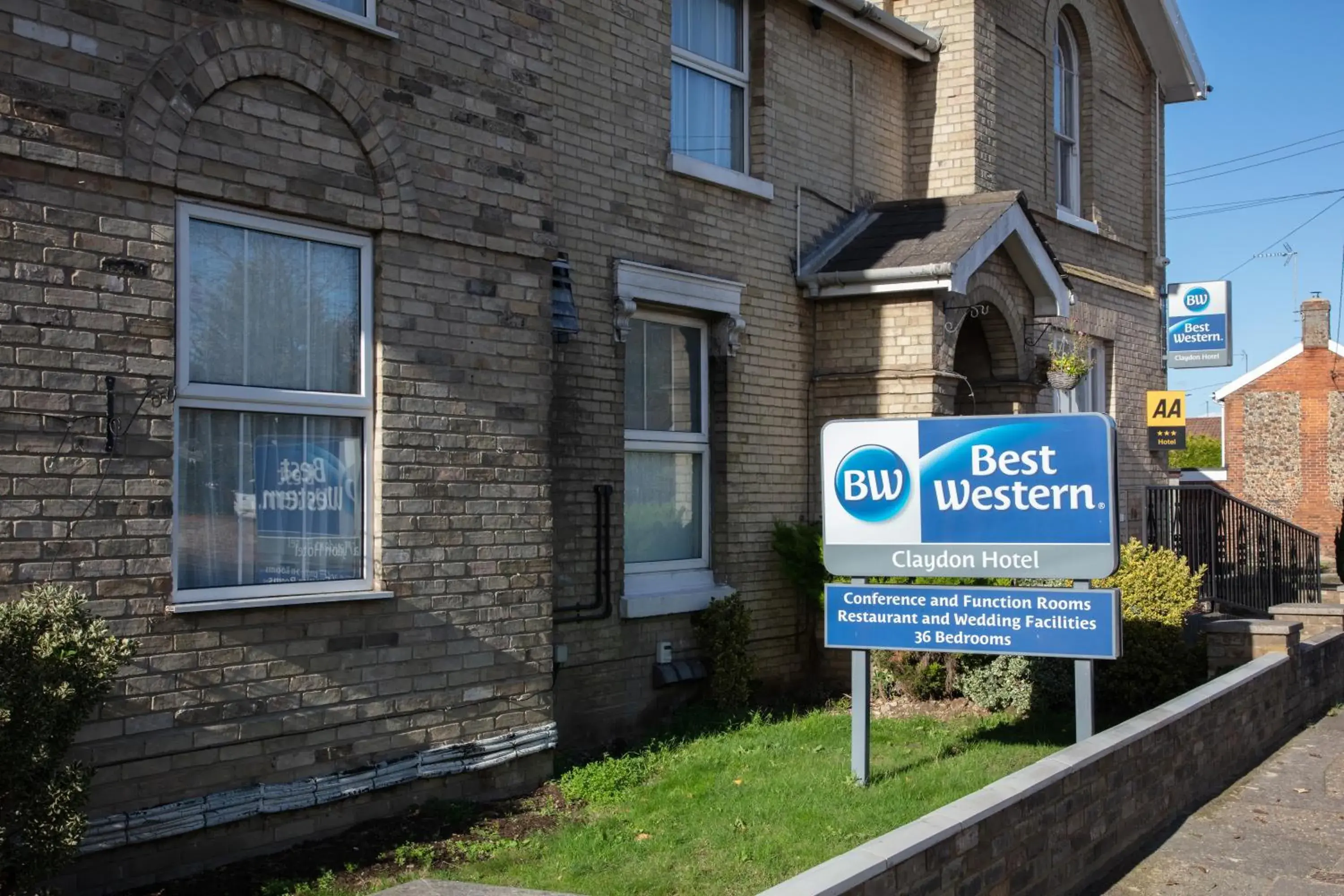 Property building in Best Western Claydon Hotel Property building in Best Western Claydon Hotel