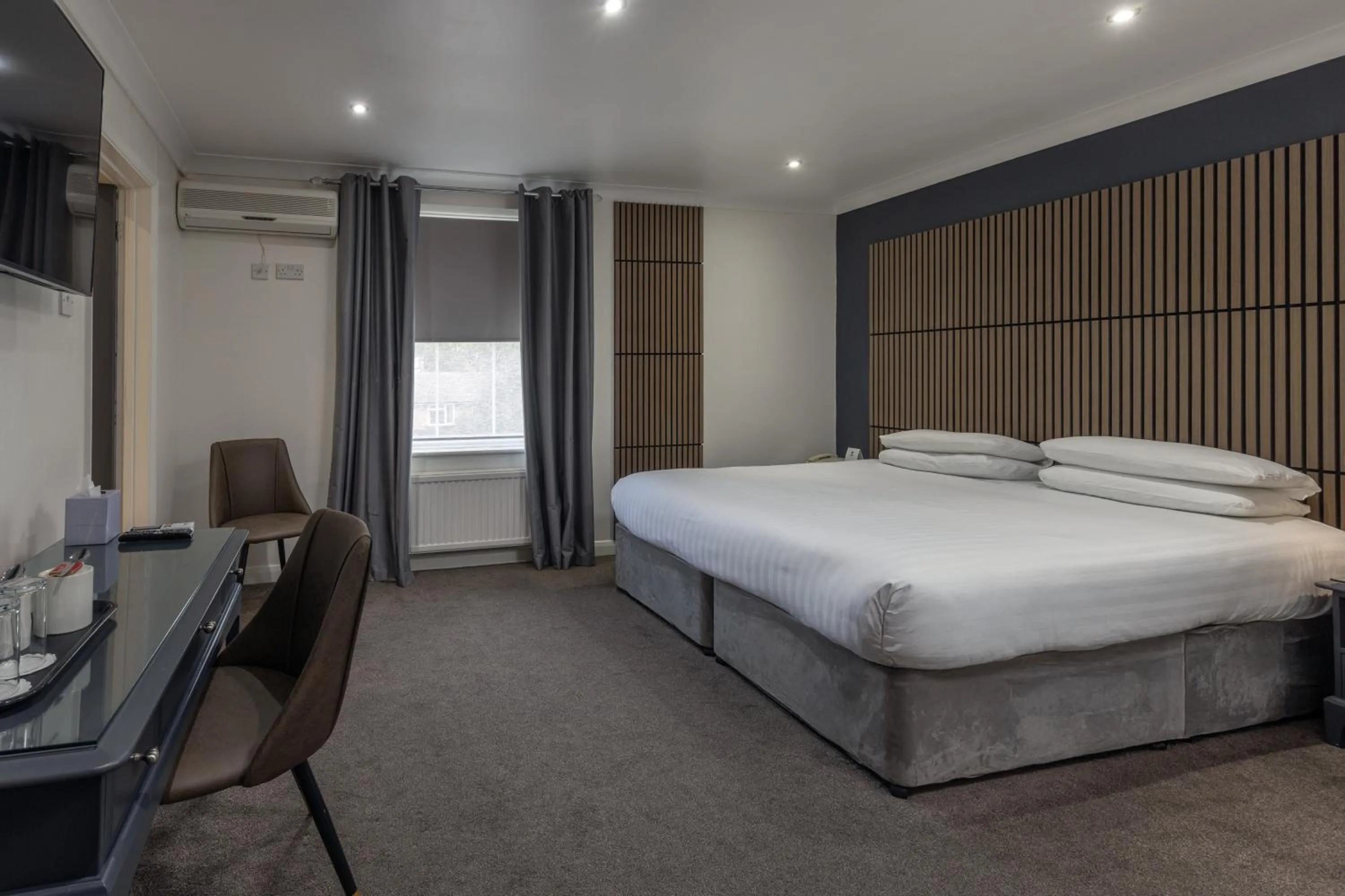 Bed in Best Western Claydon Hotel