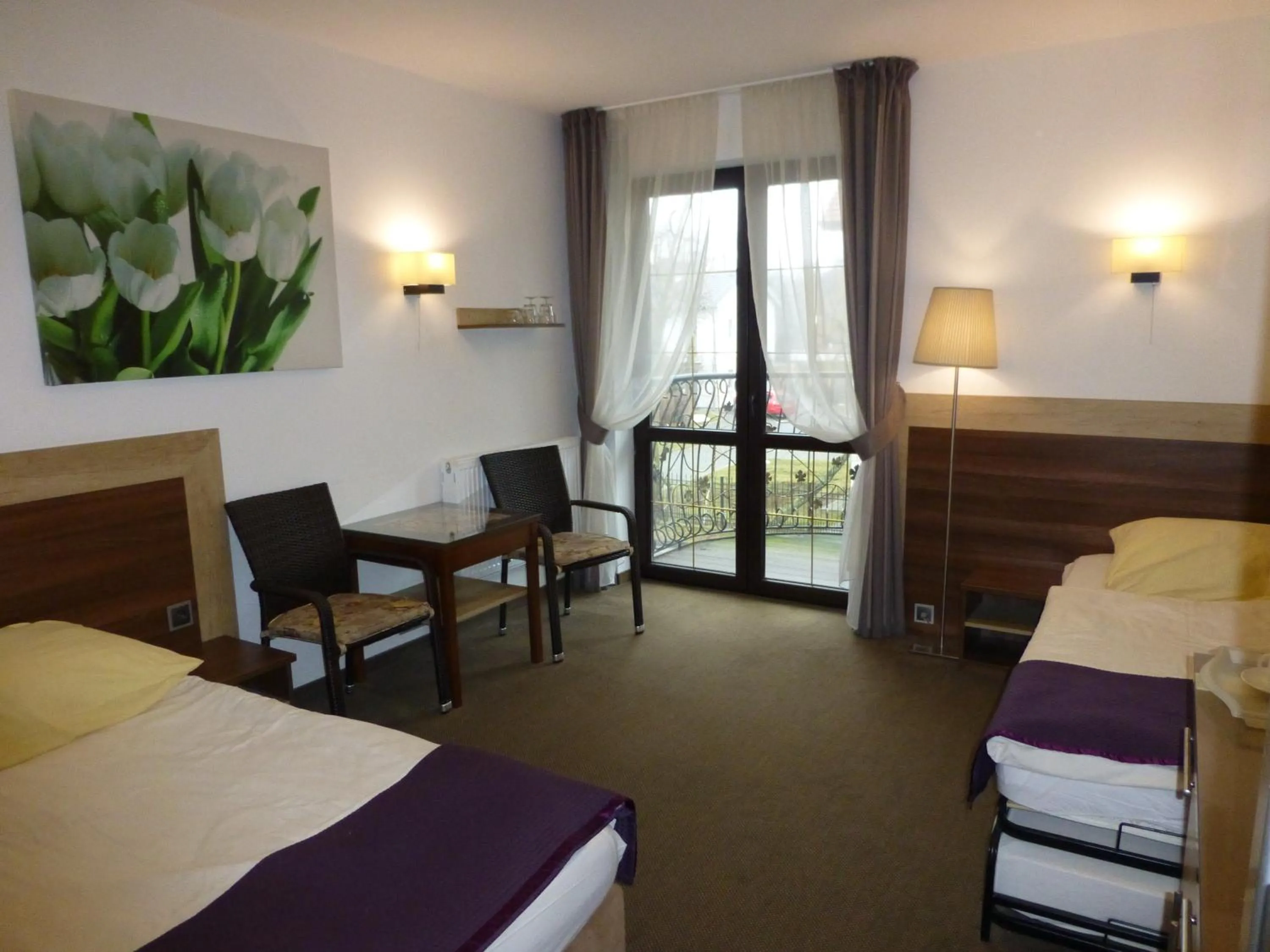 Photo of the whole room, Bed in Willa Focus