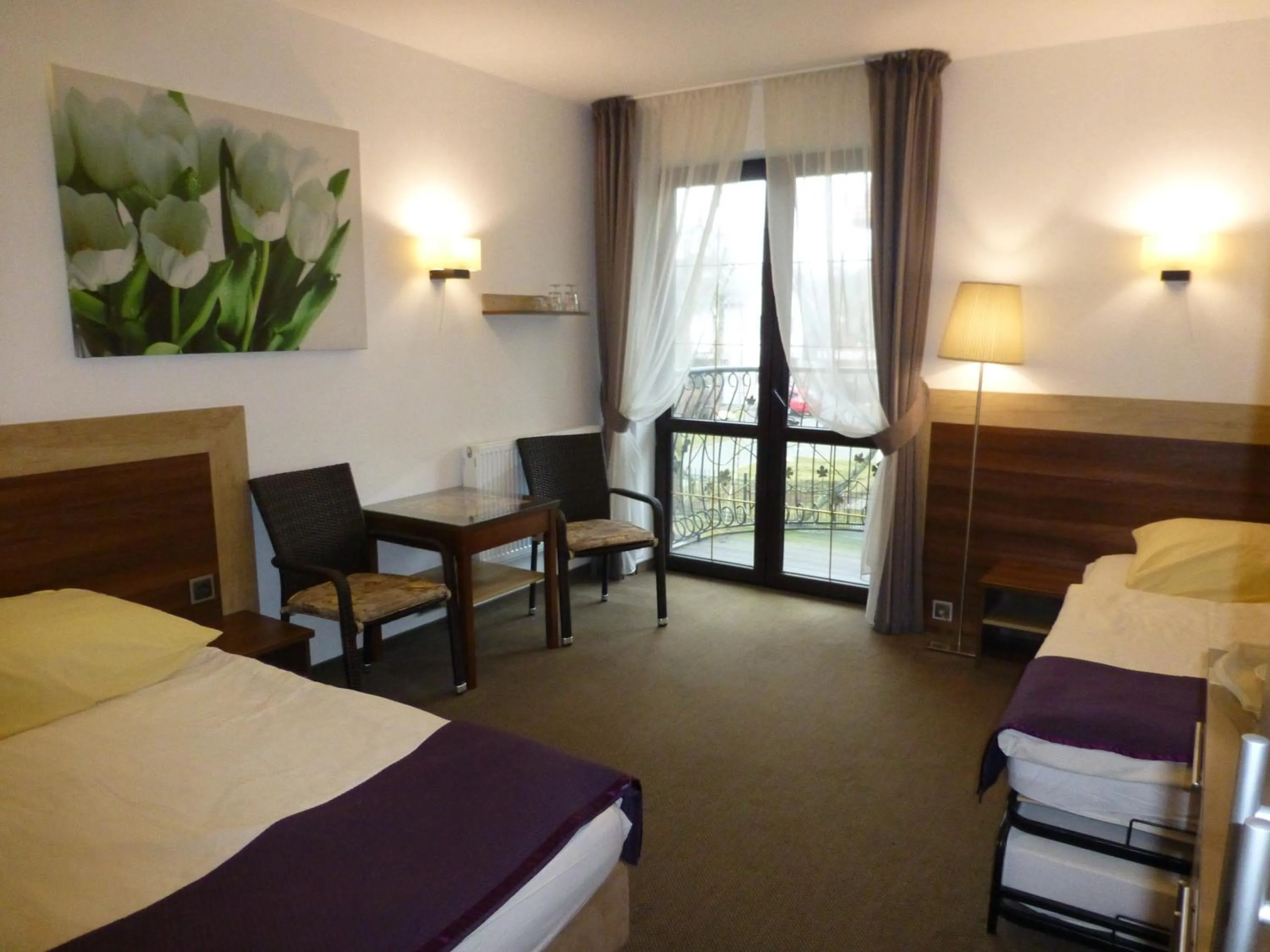 Photo of the whole room, Bed in Willa Focus