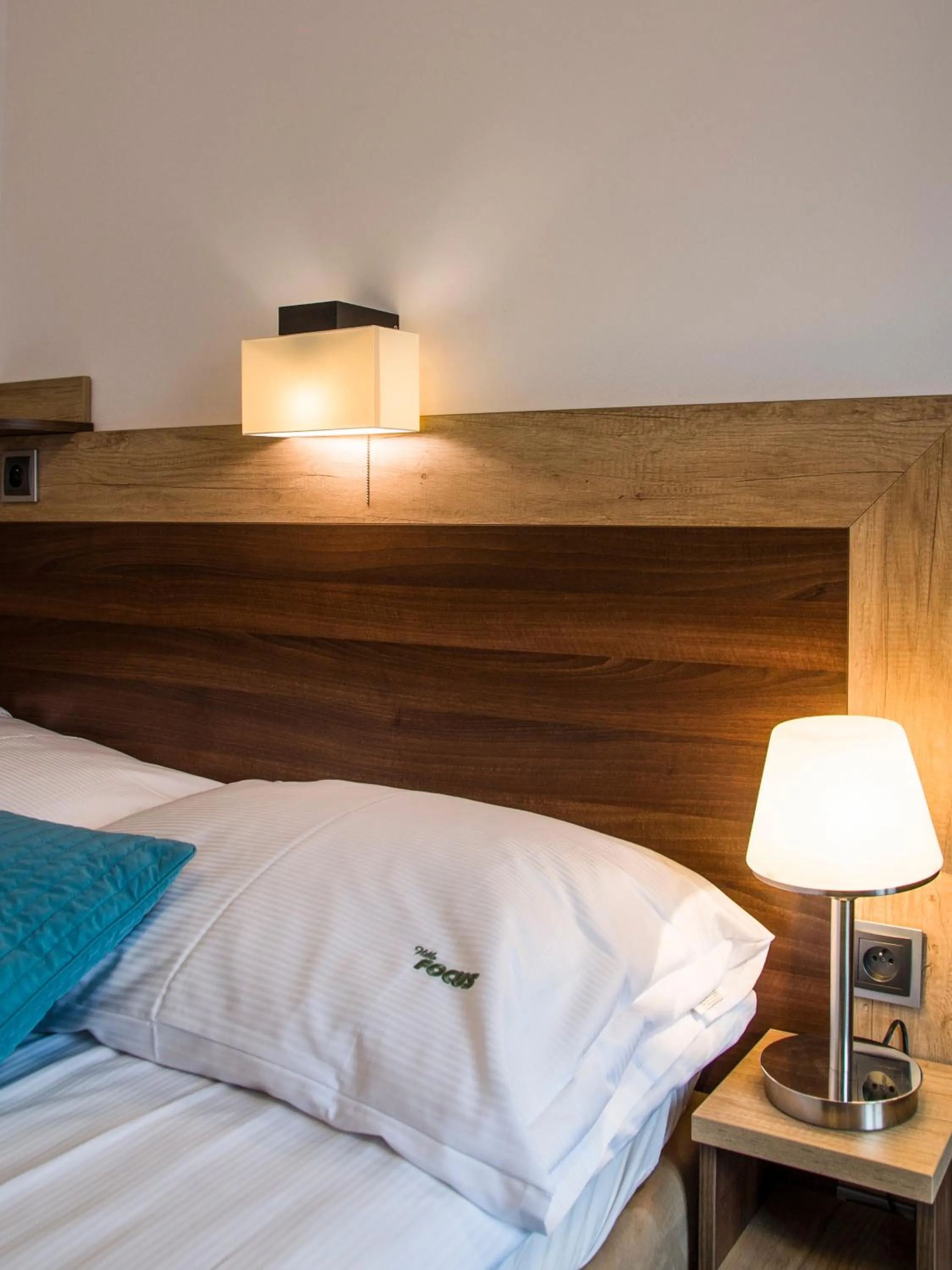 Bed in Willa Focus