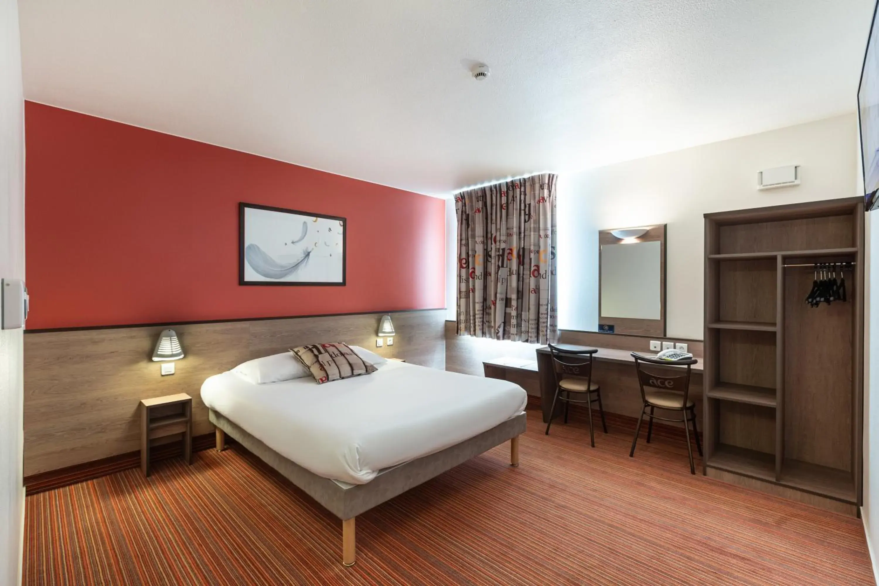 Double Room - Disability Access in Ace Hôtel Chartres Double Room - Disability Access in Ace Hôtel Chartres