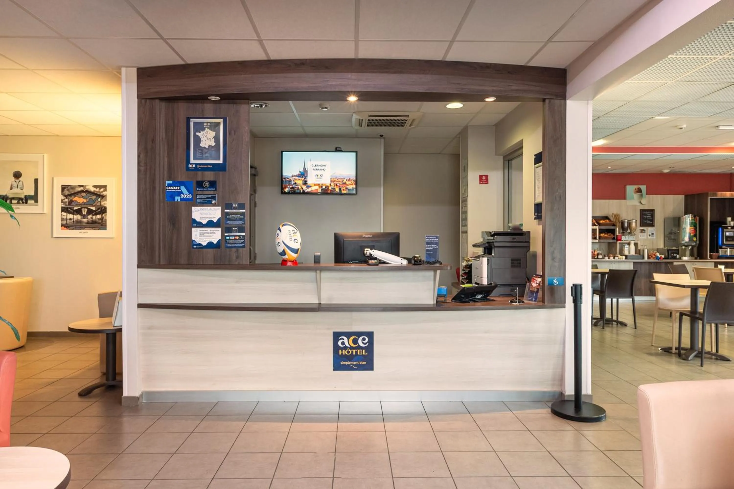 Lobby or reception in Ace Hôtel Chartres