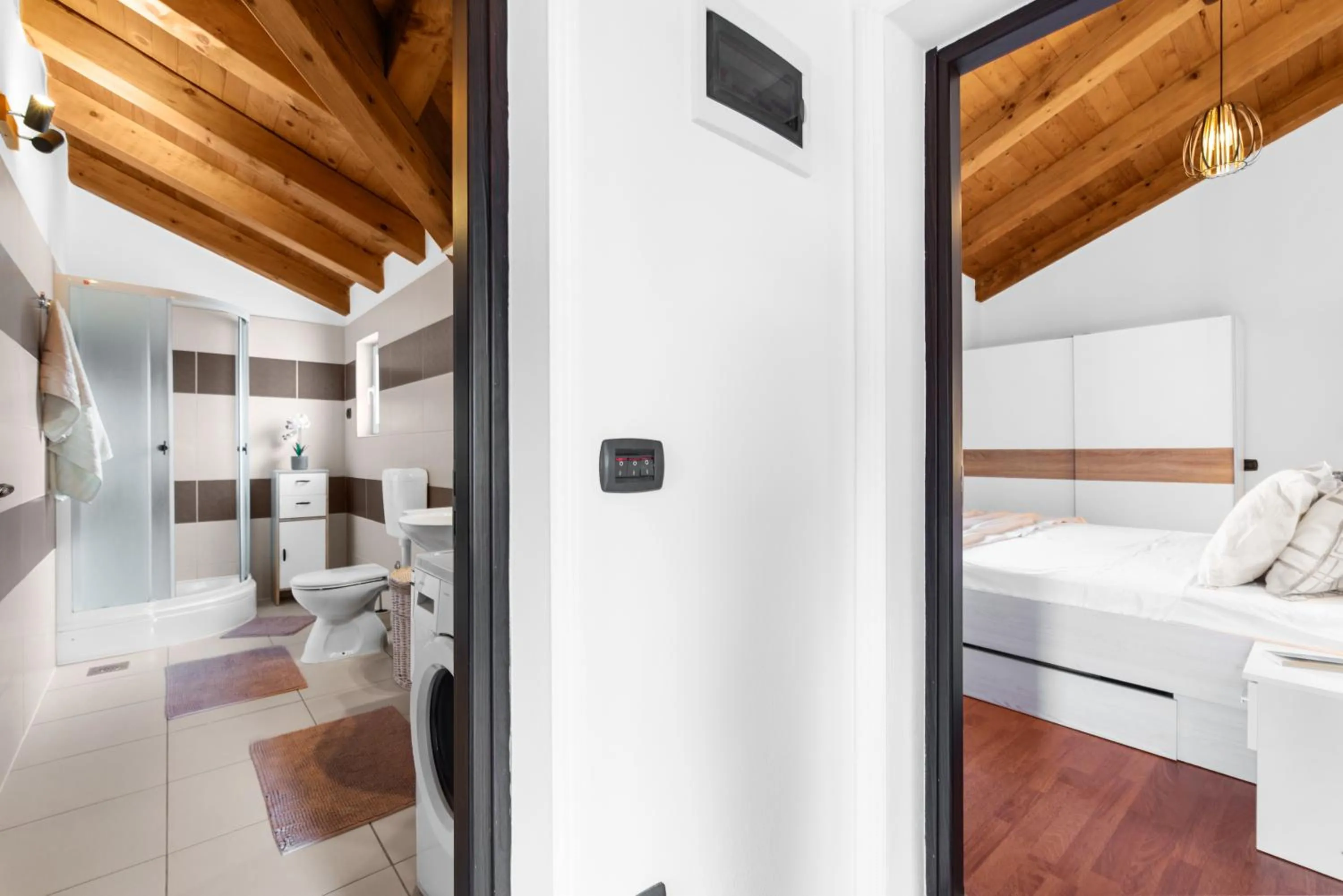 Shower, Bed in The Village