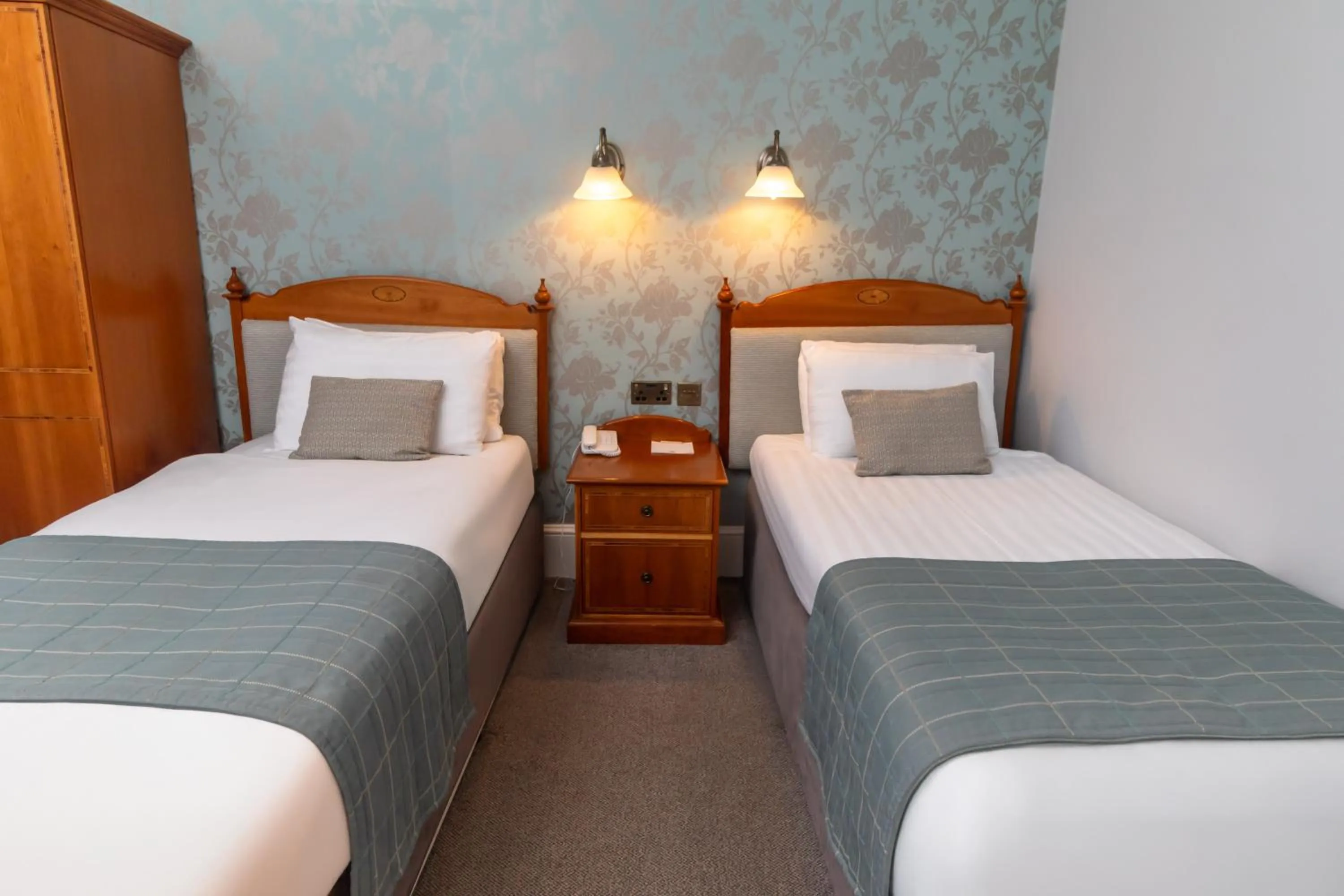 Bedroom, Bed in The Lansdowne, Eastbourne