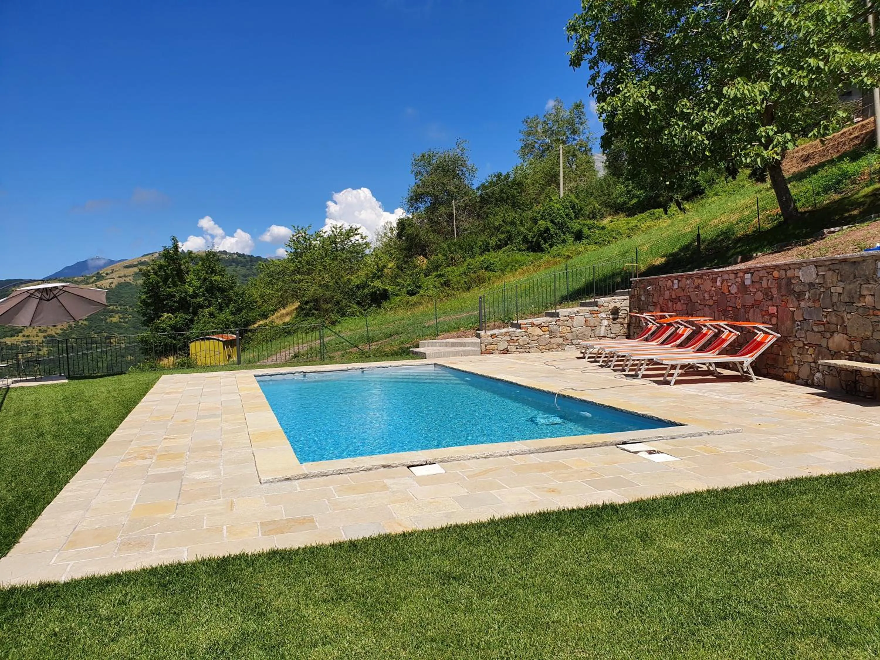 Pool view in B&B La Bredia